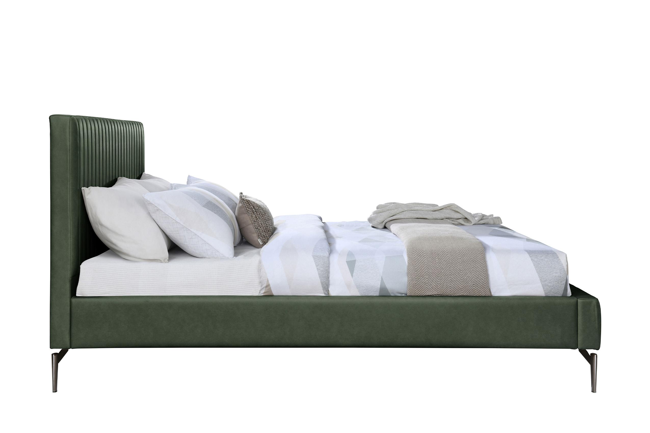 

        
Meridian Furniture GALLO GalloGreen-F Panel Bed Green Faux Leather 094308291994
