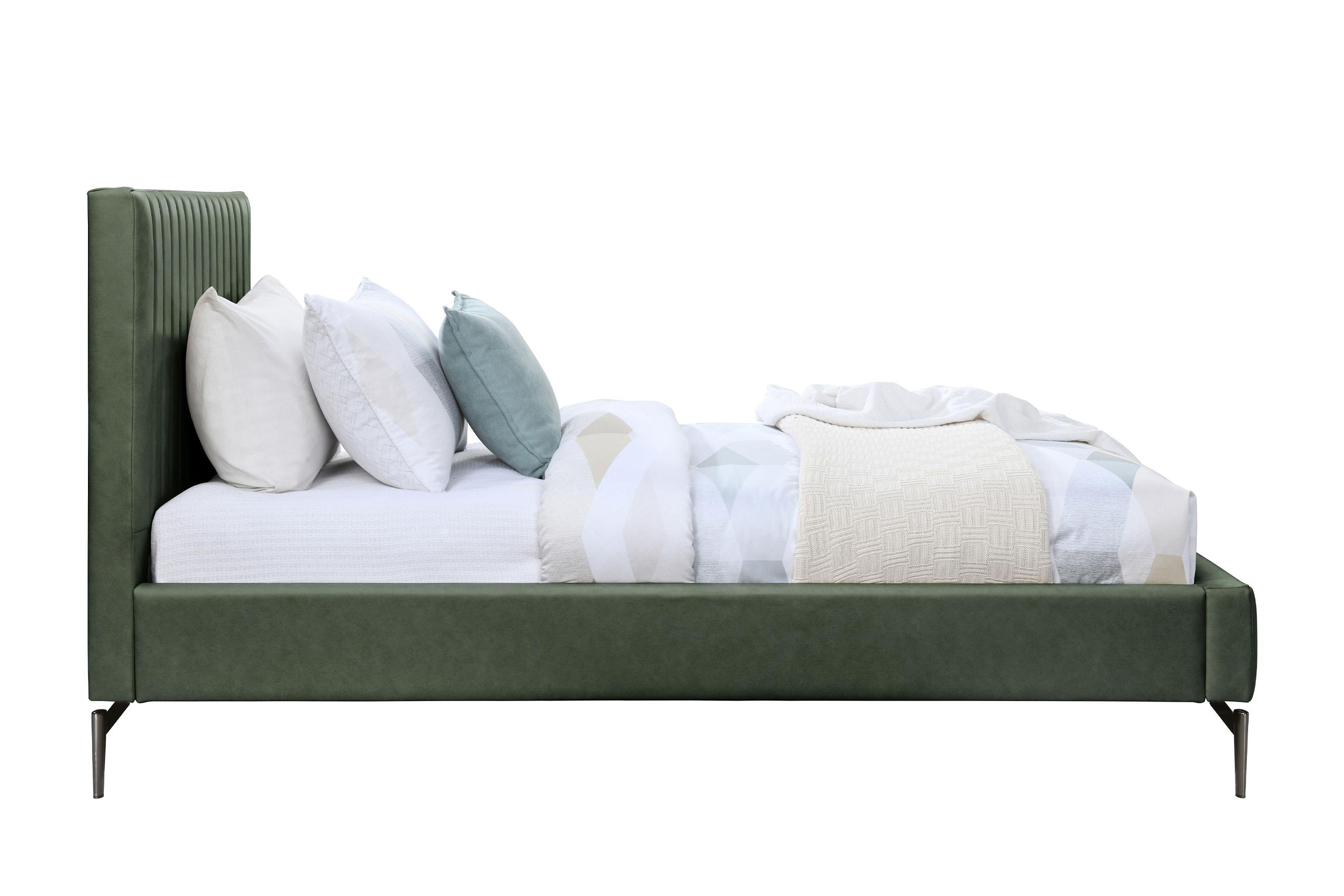

        
Meridian Furniture GALLO GalloGreen-T Panel Bed Green Faux Leather 094308291987
