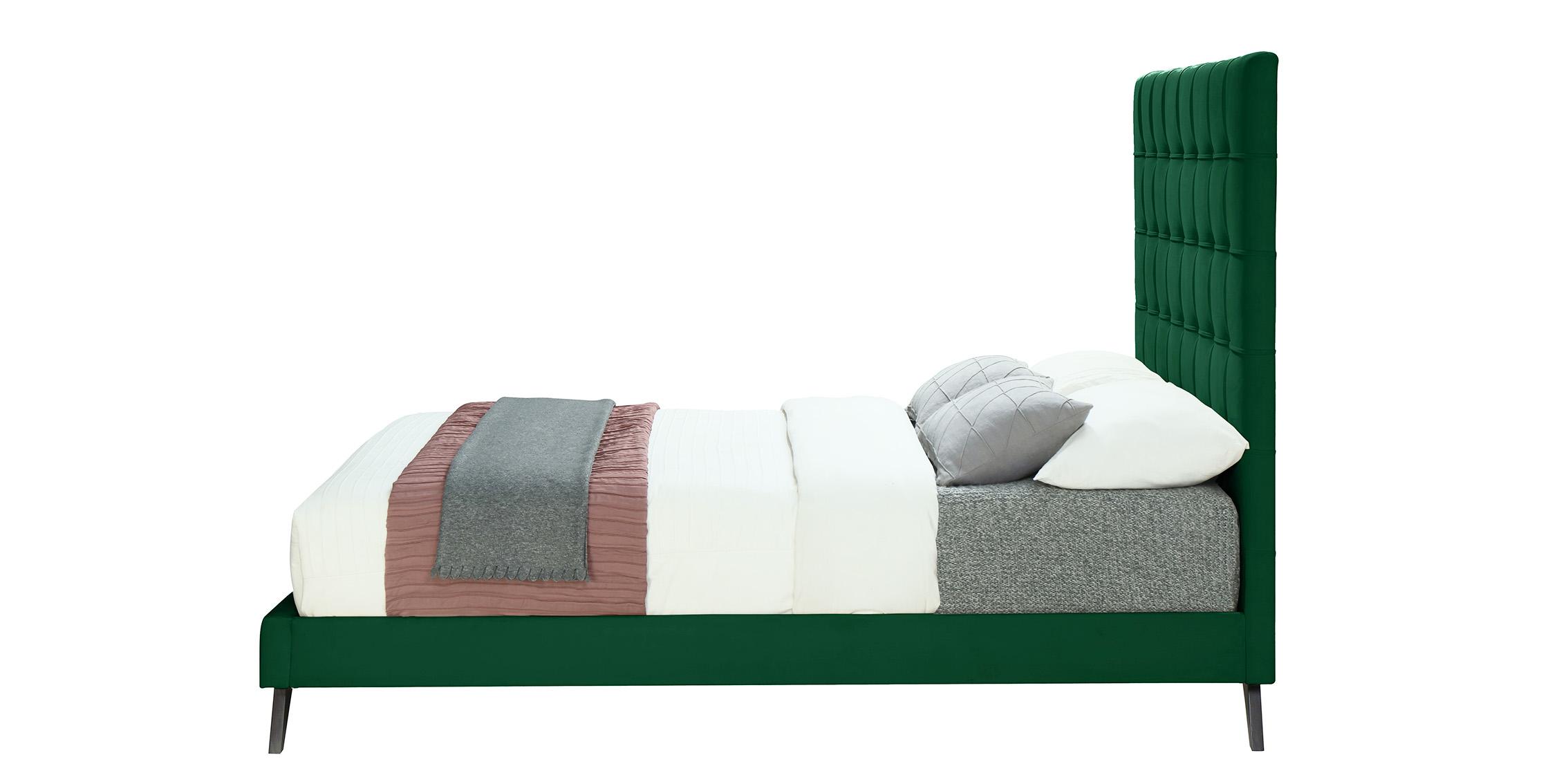 

        
Meridian Furniture ELLY EllyGreen-F Platform Bed Espresso/Green Fabric 753359799803
