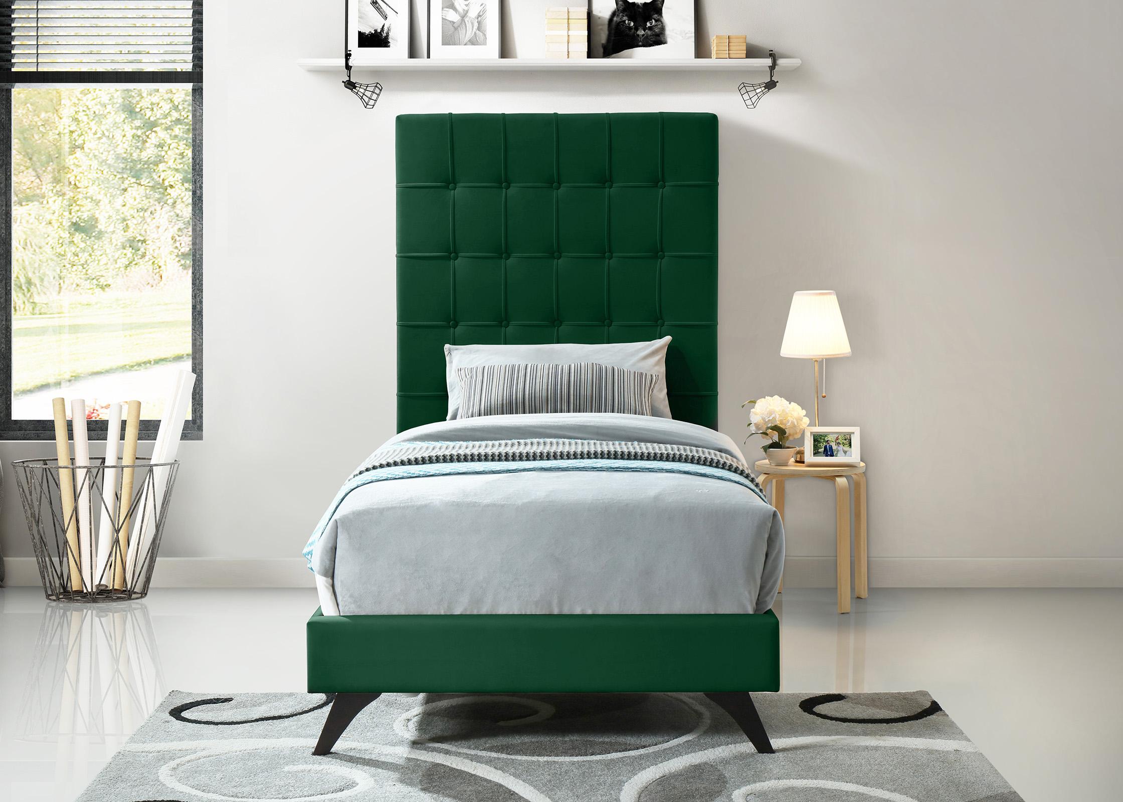 

    
Meridian Furniture ELLY EllyGreen-T Platform Bed Espresso/Green EllyGreen-T
