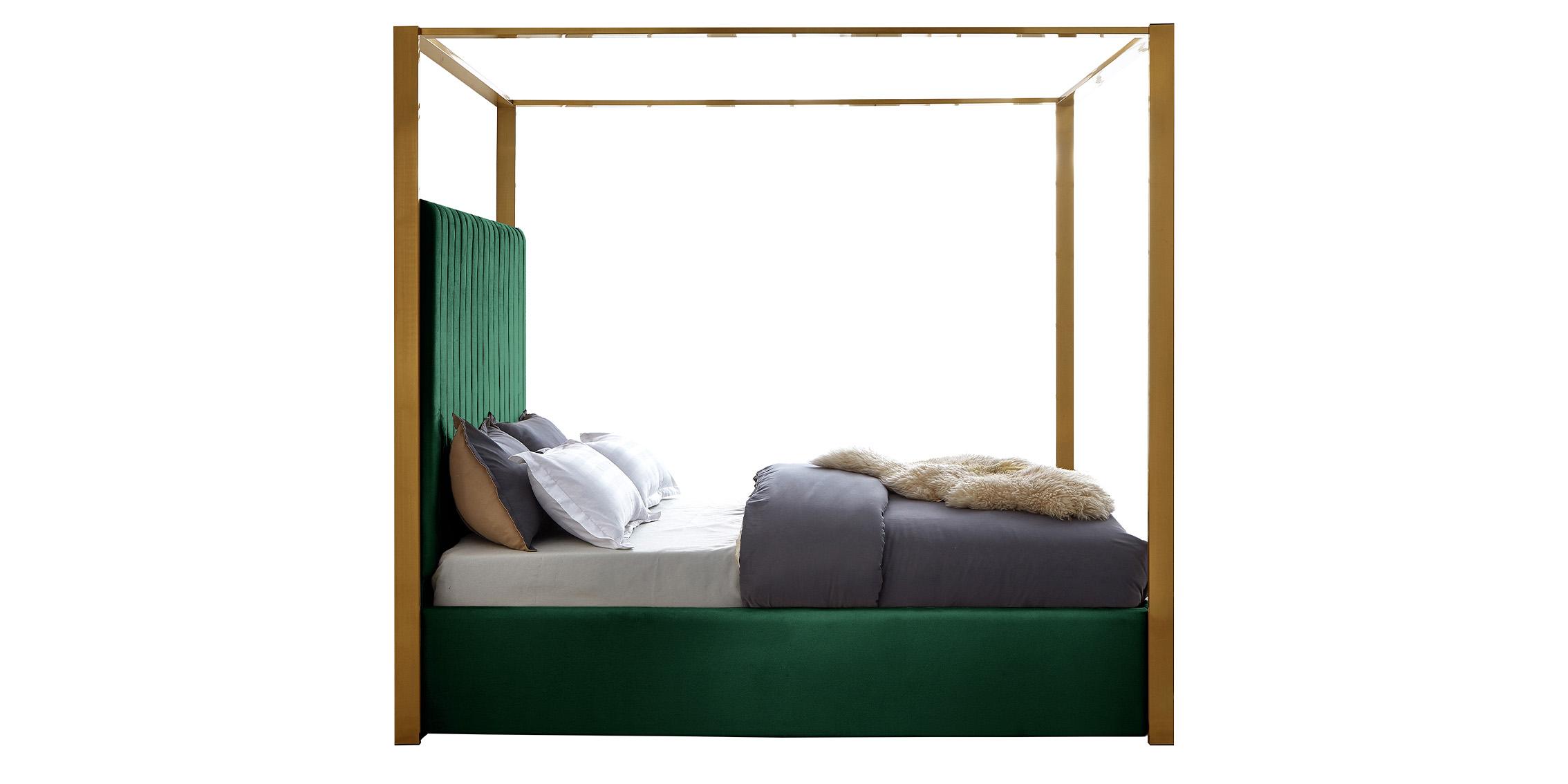 

    
Meridian Furniture JONES JonesGreen-K Poster Bed Green/Gold JonesGreen-K
