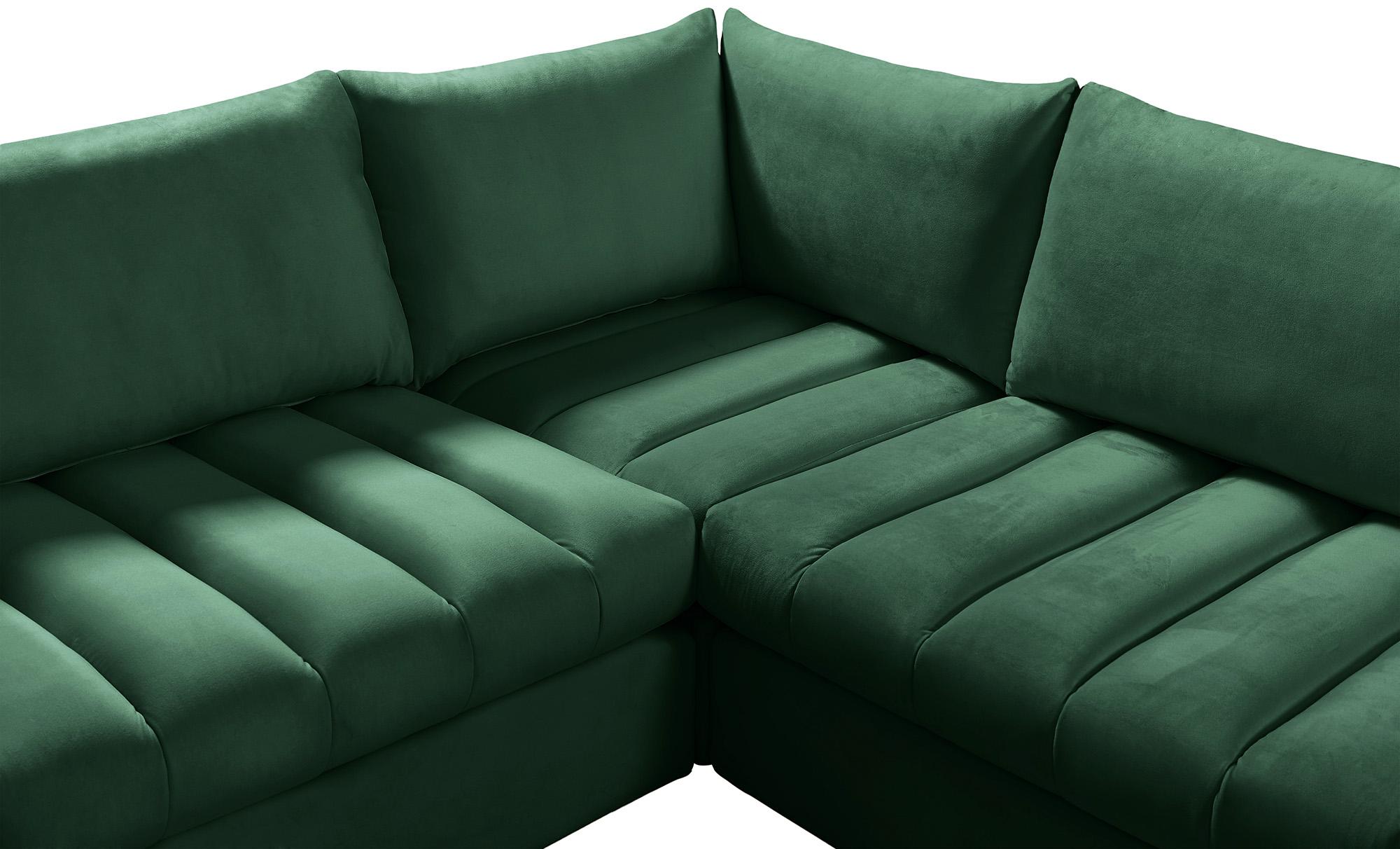 

    
649Green-Sec8A Meridian Furniture Modular Sectional Sofa
