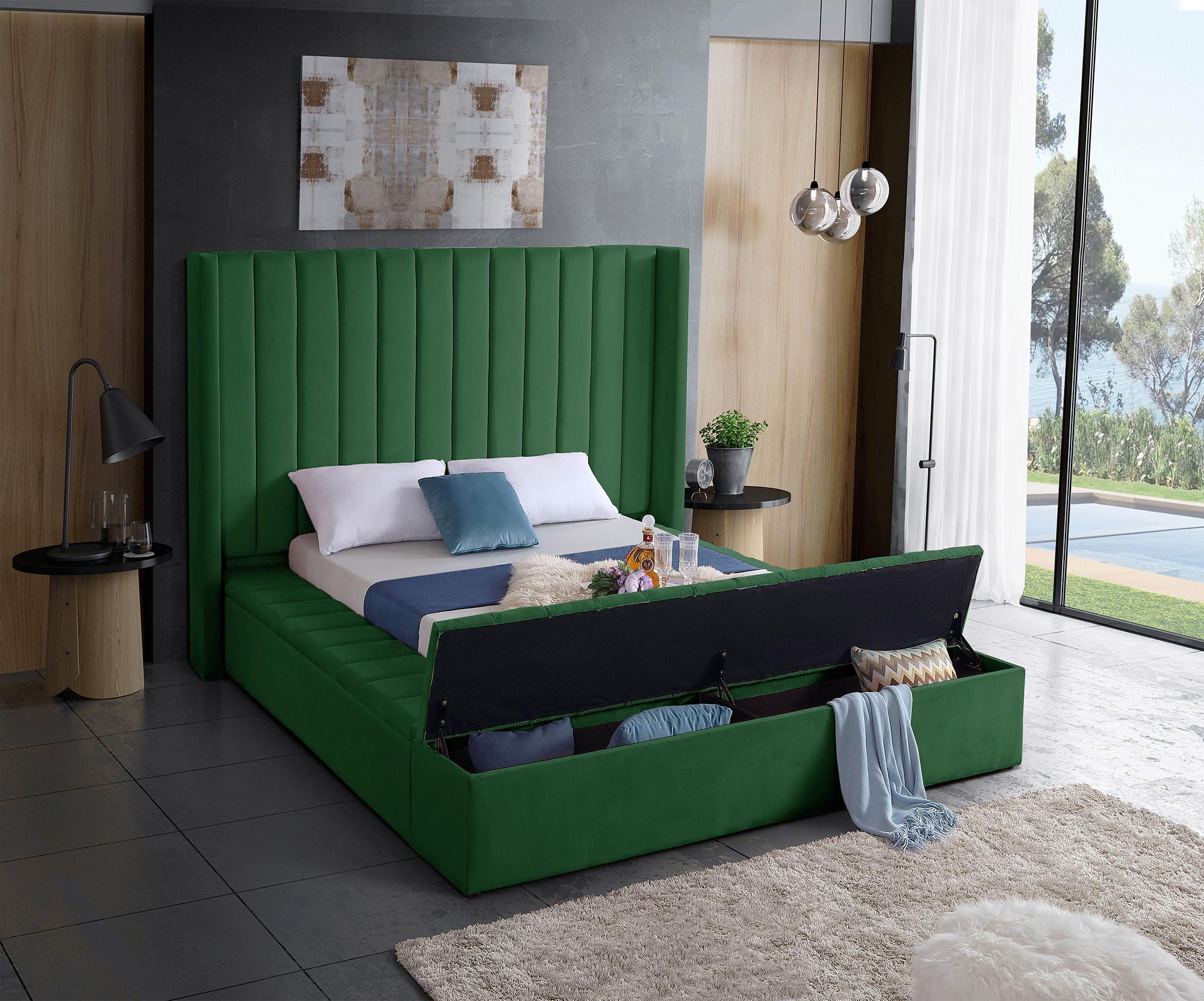 

        
Meridian Furniture KIKI Green-F Storage Bed Green Velvet 704831402360
