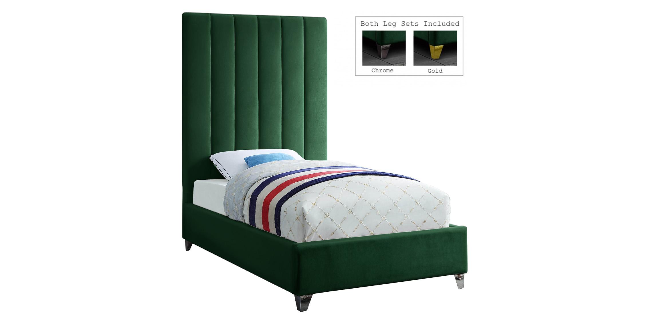 Contemporary Platform Bed VIA ViaGreen-T ViaGreen-T in Green Velvet