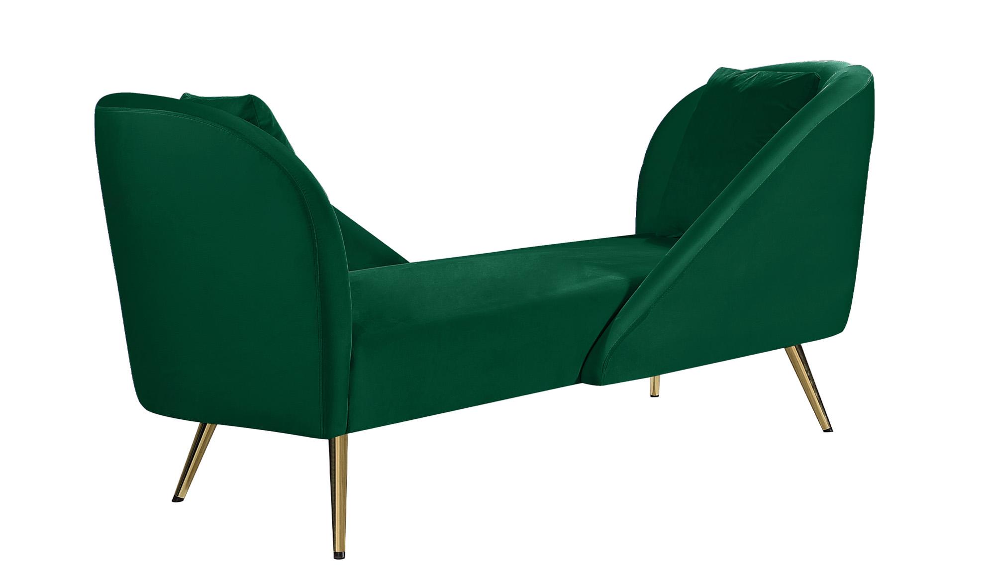 

        
Meridian Furniture NOLAN 656Green Chaise Green Velvet 753359804828
