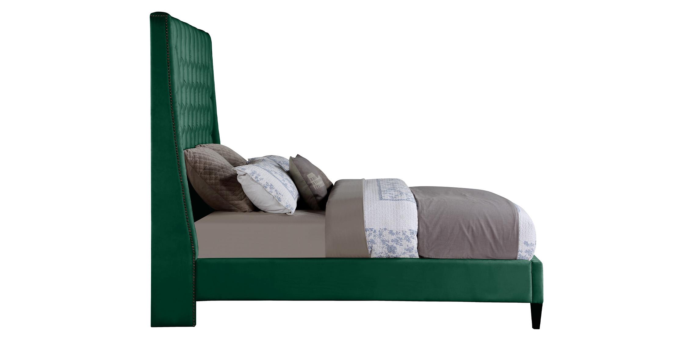

    
FritzGreen-F Meridian Furniture Platform Bed
