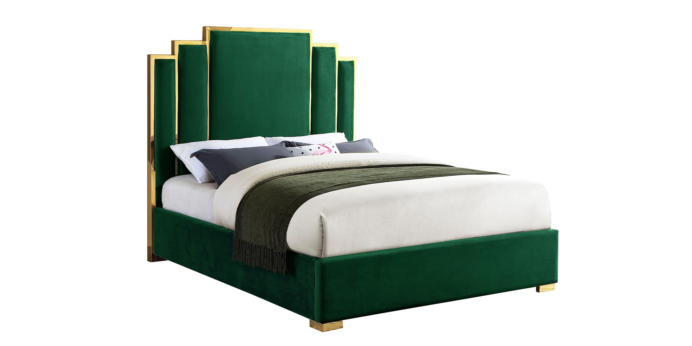 

    
Green Velvet & Polished Gold Metal King Bed HUGO Meridian Contemporary Modern
