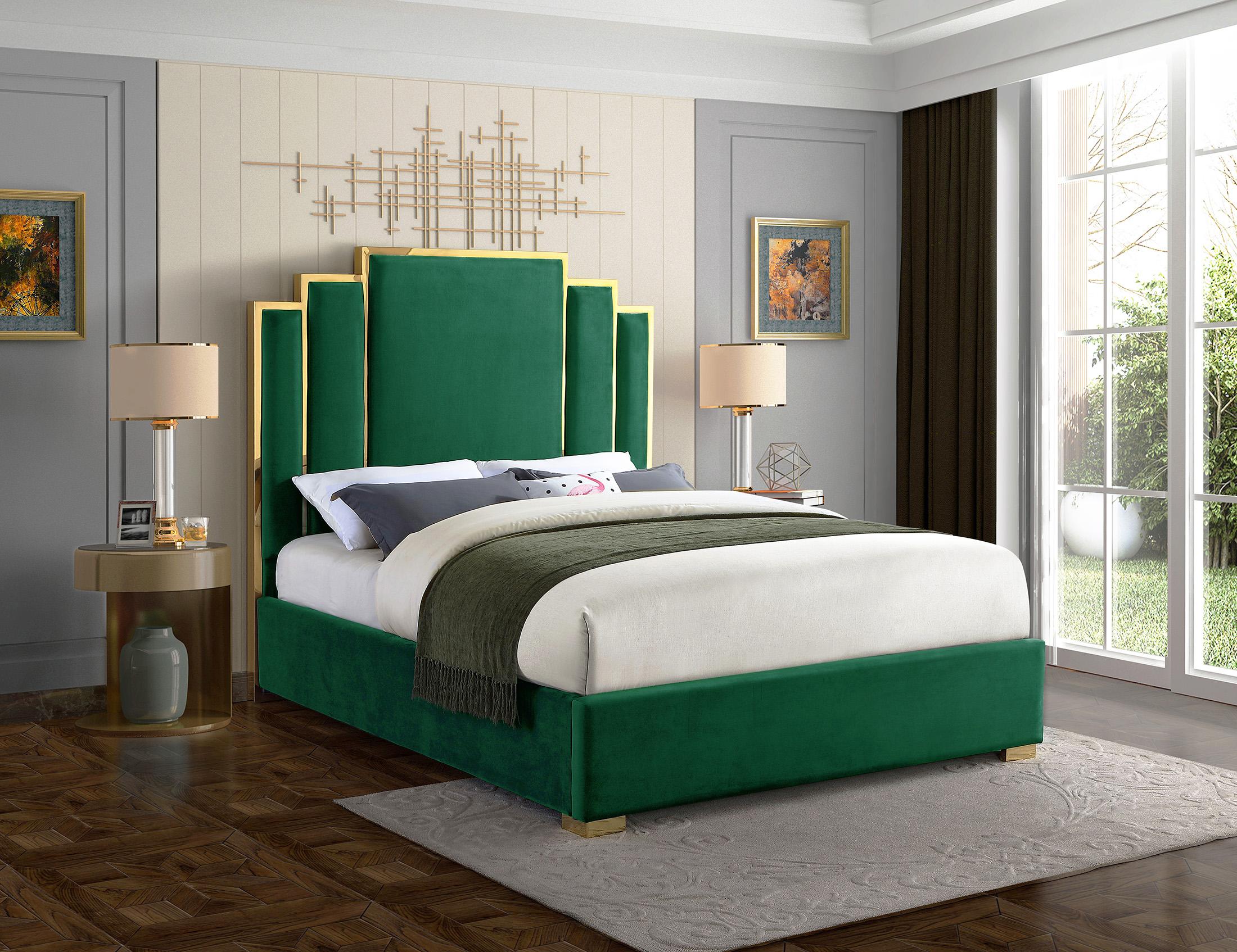 

    
Green Velvet & Polished Gold Metal Queen Bed HUGO Meridian Contemporary Modern

