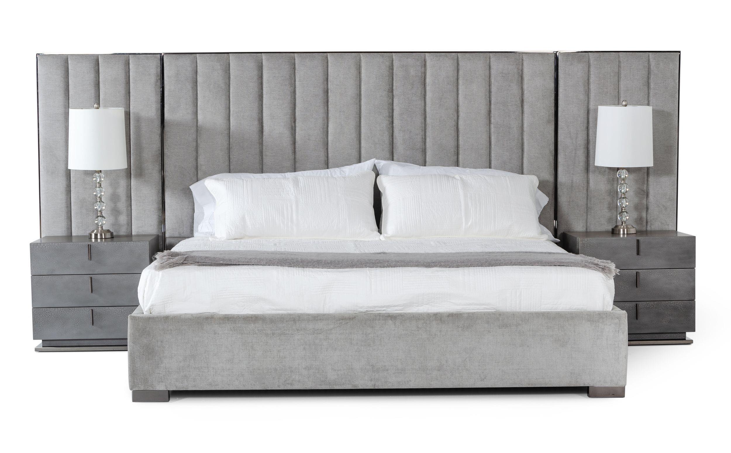 

    
VIG Furniture Buckley Panel Bedroom Set Gray/Black VGVC2003-BED-K-5pcs
