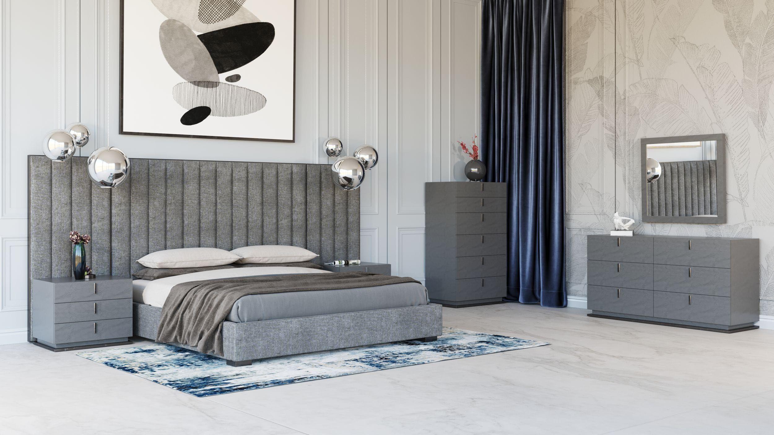 

    
Grey & Black Stainless Steel Queen Panel Bedroom Set 5Pcs by VIG Modrest Buckley
