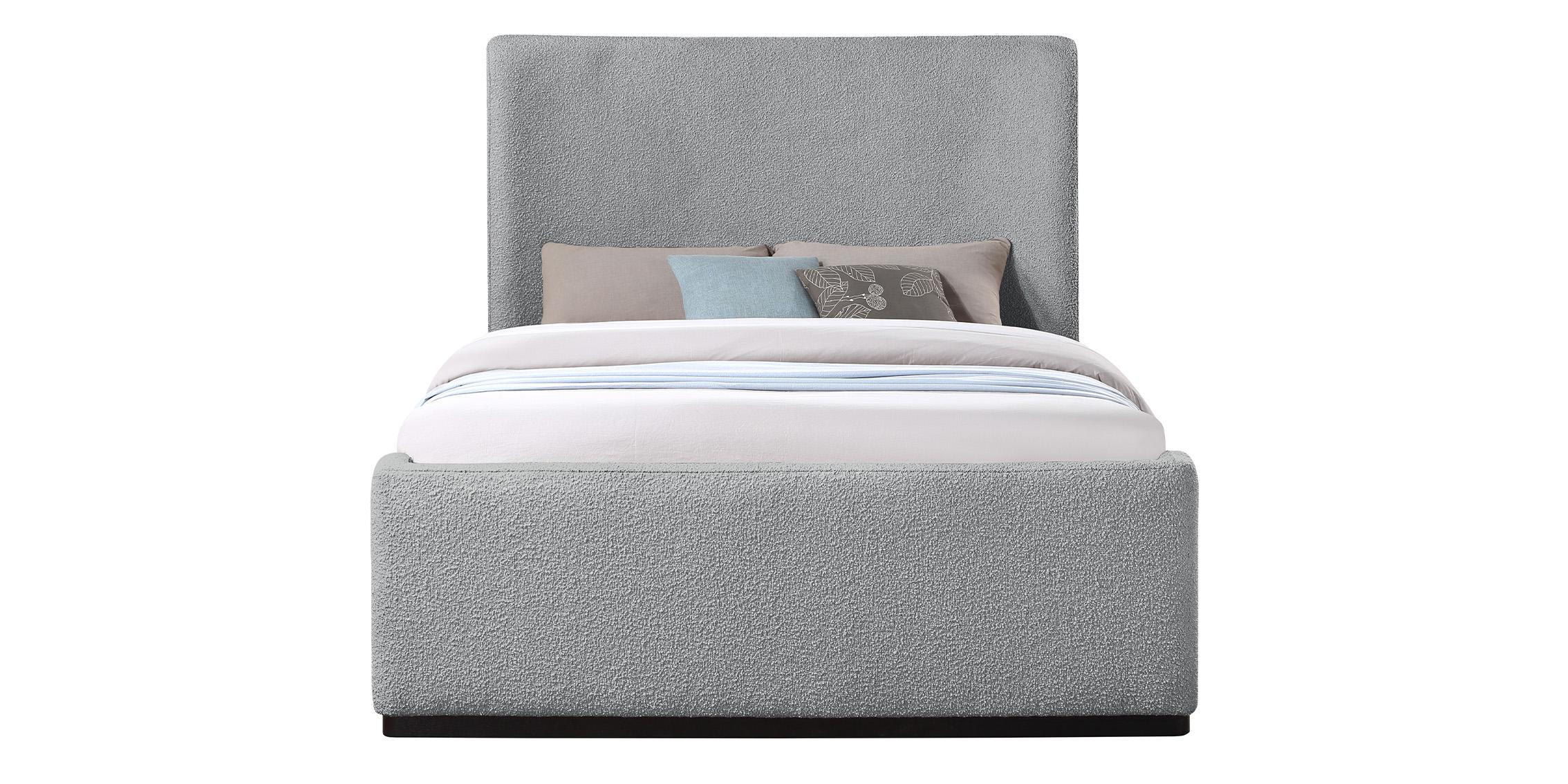 

        
Meridian Furniture OLIVER OliverGrey-F Platform Bed Gray Boucle Fabric 94308271095

