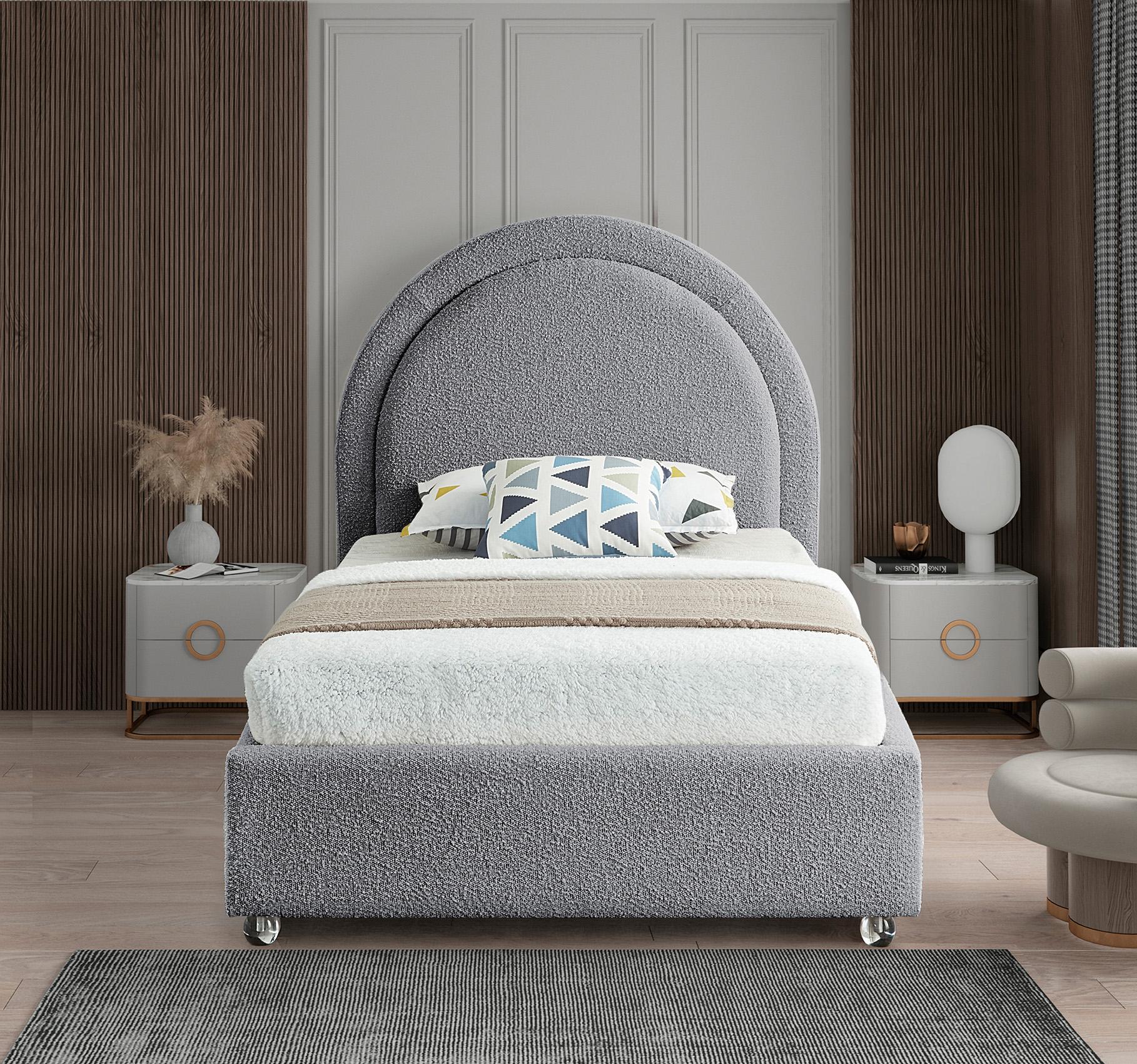 

    
Meridian Furniture MILO MiloGrey-T Platform Bed Green MiloGrey-T
