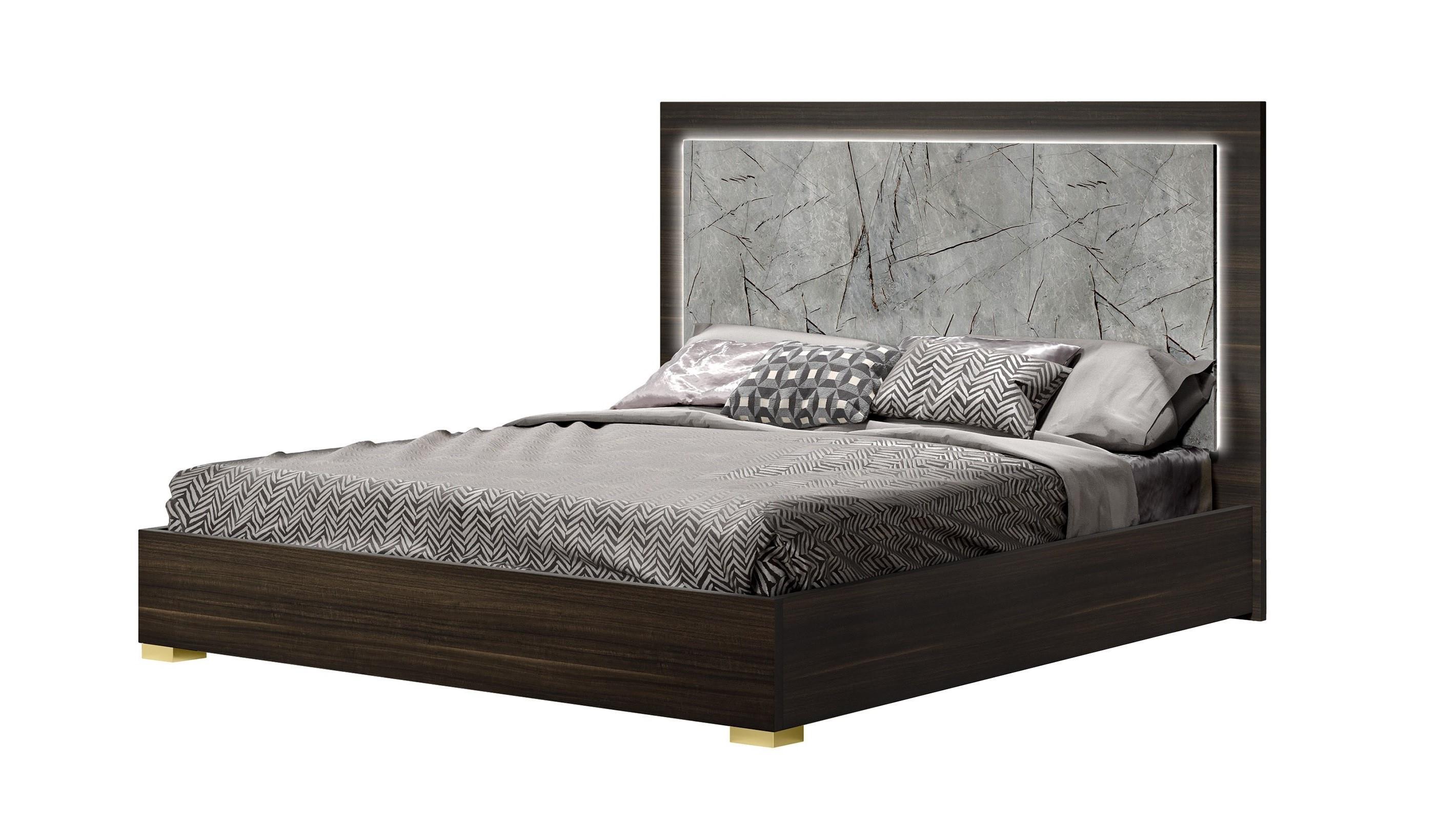 

    
Grey & Brown Marble Look & LED Light King Panel Bed by J&M Furniture Travertine 18772
