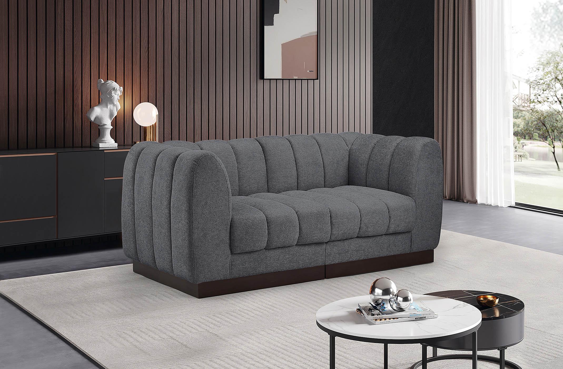

    
Grey Chenille Modular Sofa QUINN 124Grey-S69 Meridian Contemporary Modern
