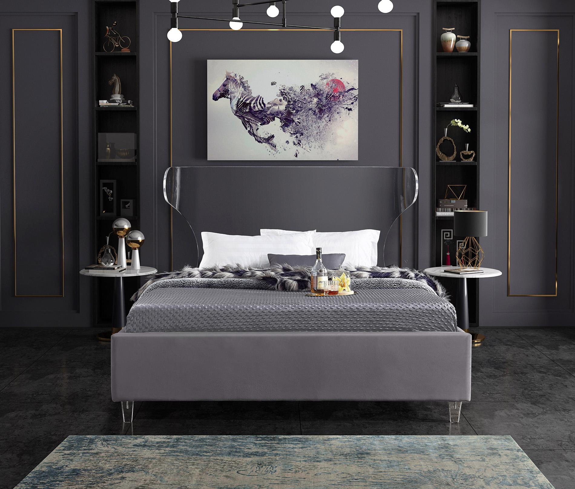 

    
GhostGrey-F Meridian Furniture Platform Bed
