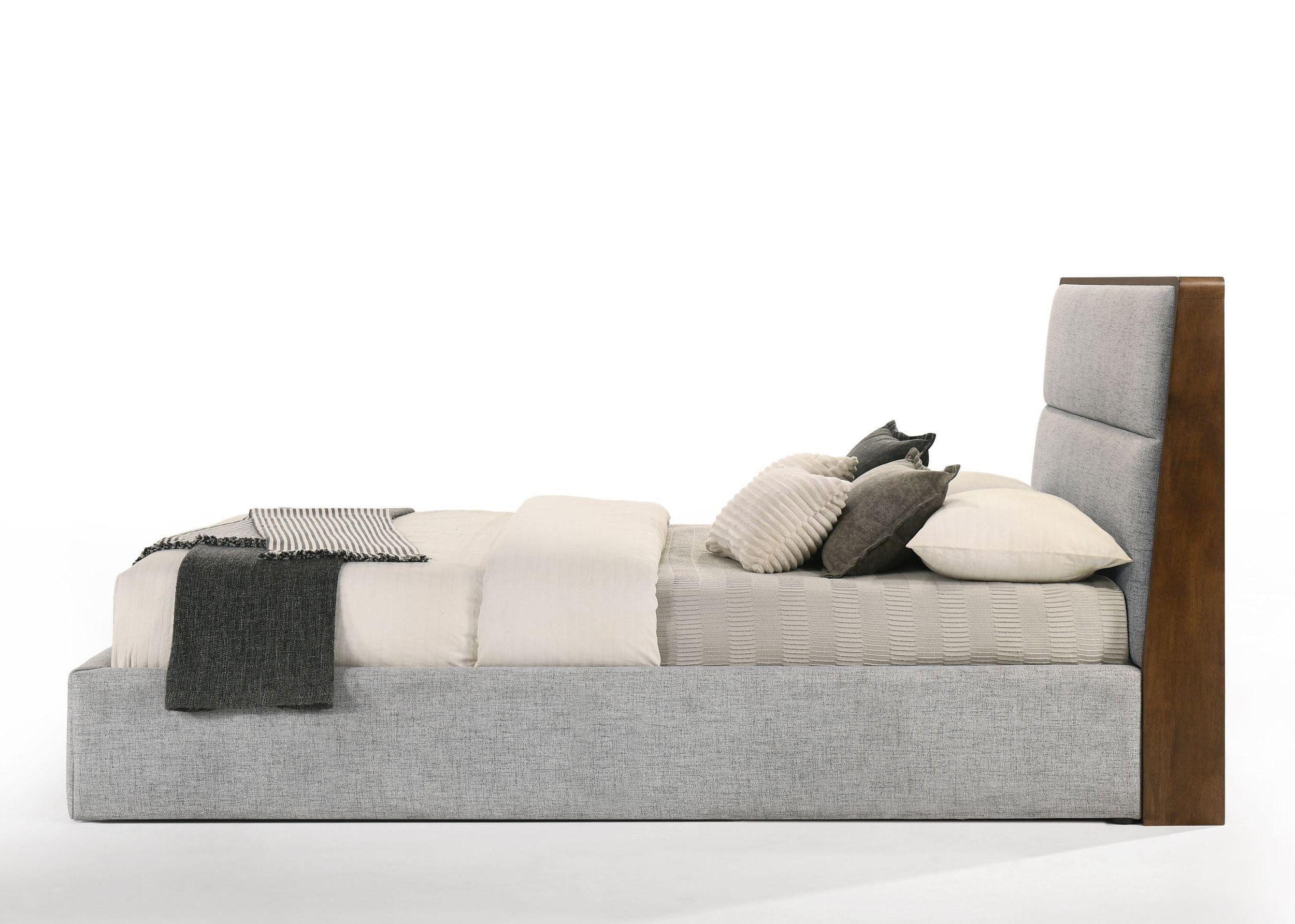

    
Grey Fabric & Walnut Trimmed King Size Platform Bed by VIG Modrest Dustin
