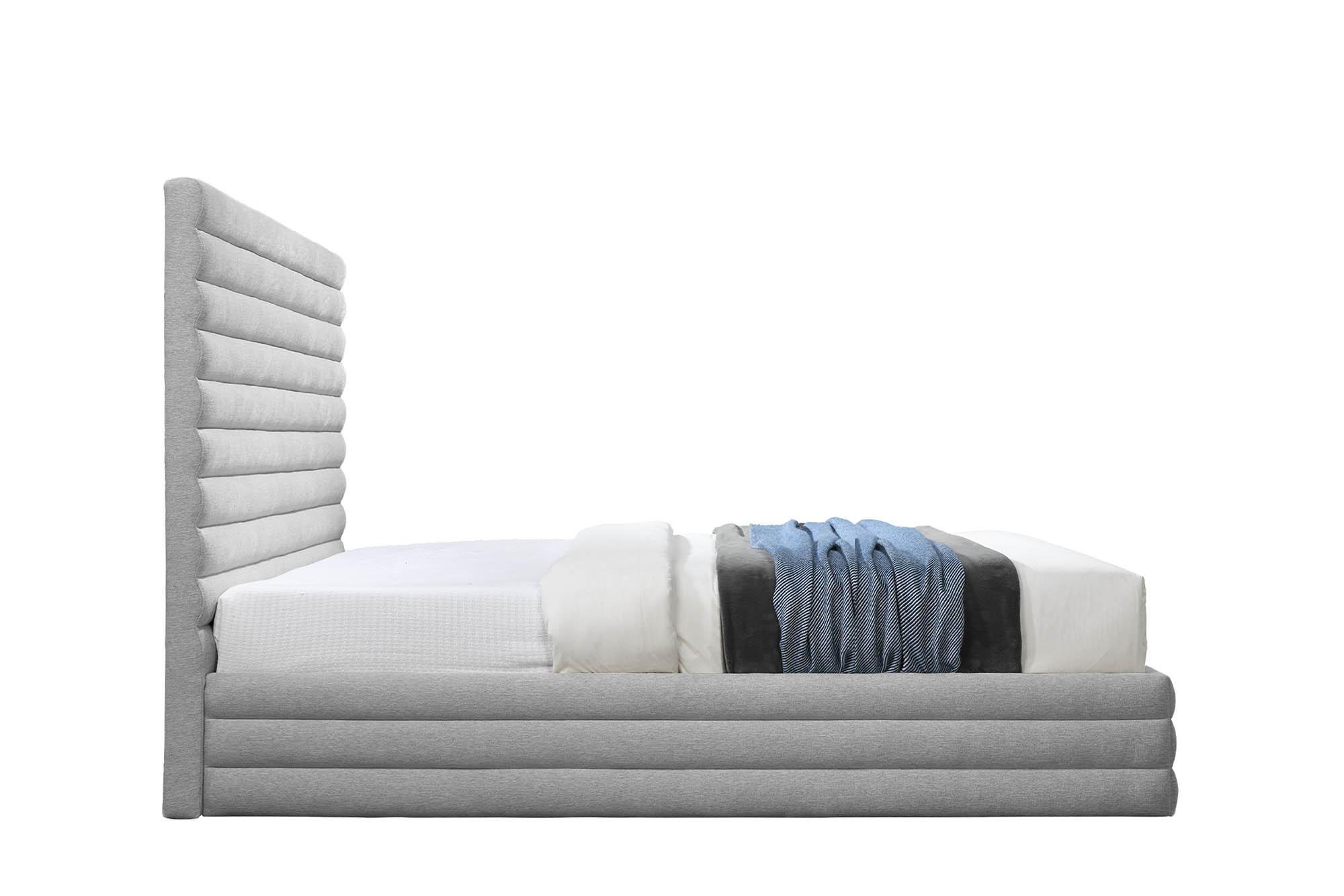 

        
Meridian Furniture MaxwellGrey-K Platform Bed Gray Linen 094308324937
