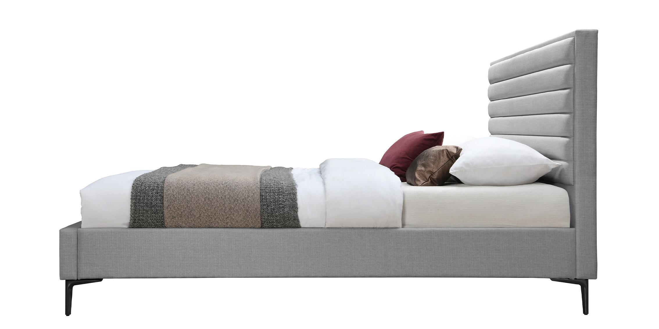 

        
Meridian Furniture HunterGrey-F Platform Bed Gray Linen 094308252292
