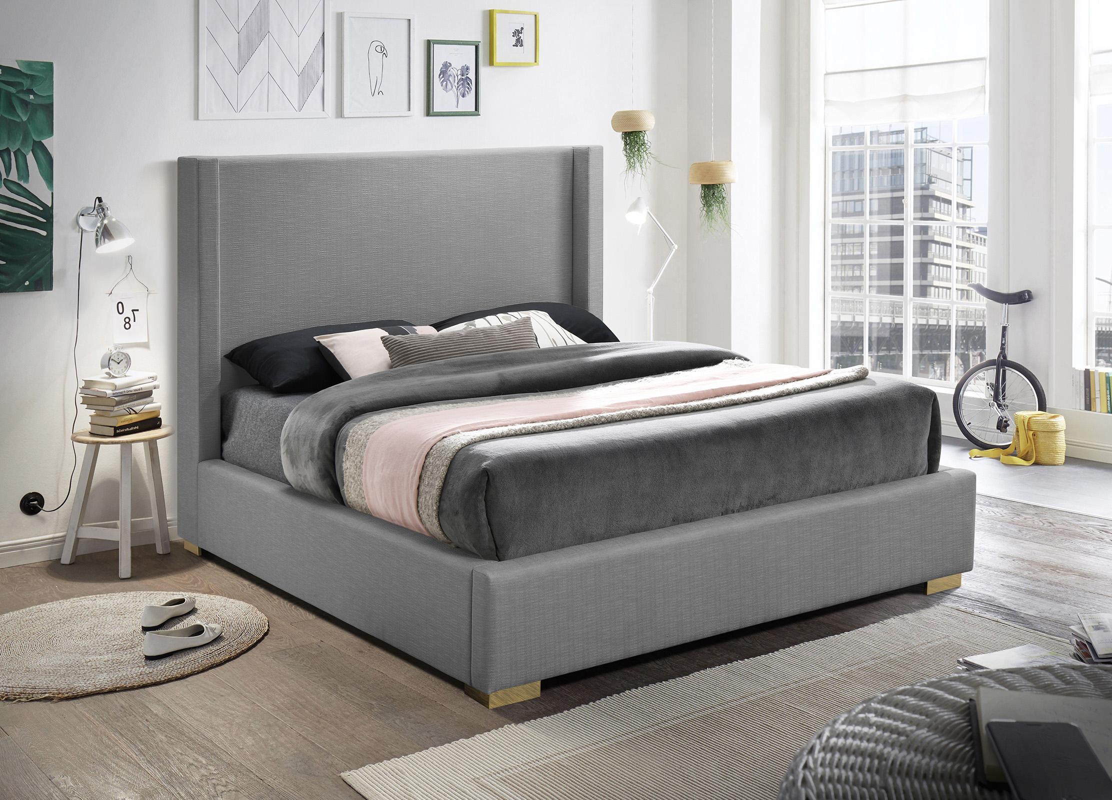 

    
Grey Linen Queen Platform Bed ROYCE RoyceGrey-Q Meridian Contemporary Modern
