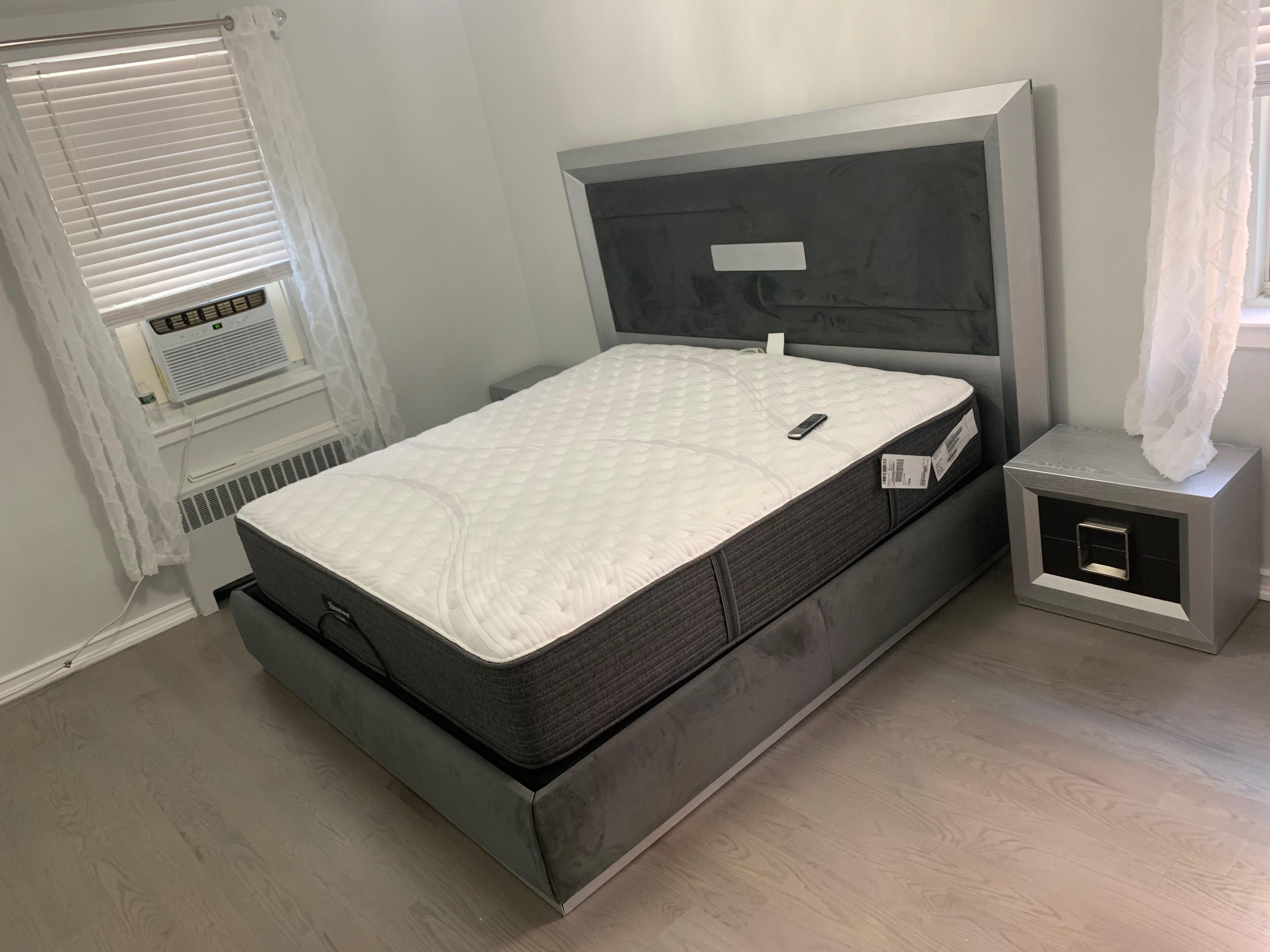 

    
ENZOBEDKS-2NDM-5PC Grey Microfiber King Bedroom Set 5P Enzo ESF Modern Contemporary Franco Spain

