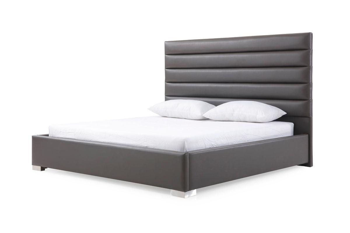 

    
Grey Leatherette King Size Panel Bed VIG by VIG Modrest Lucy
