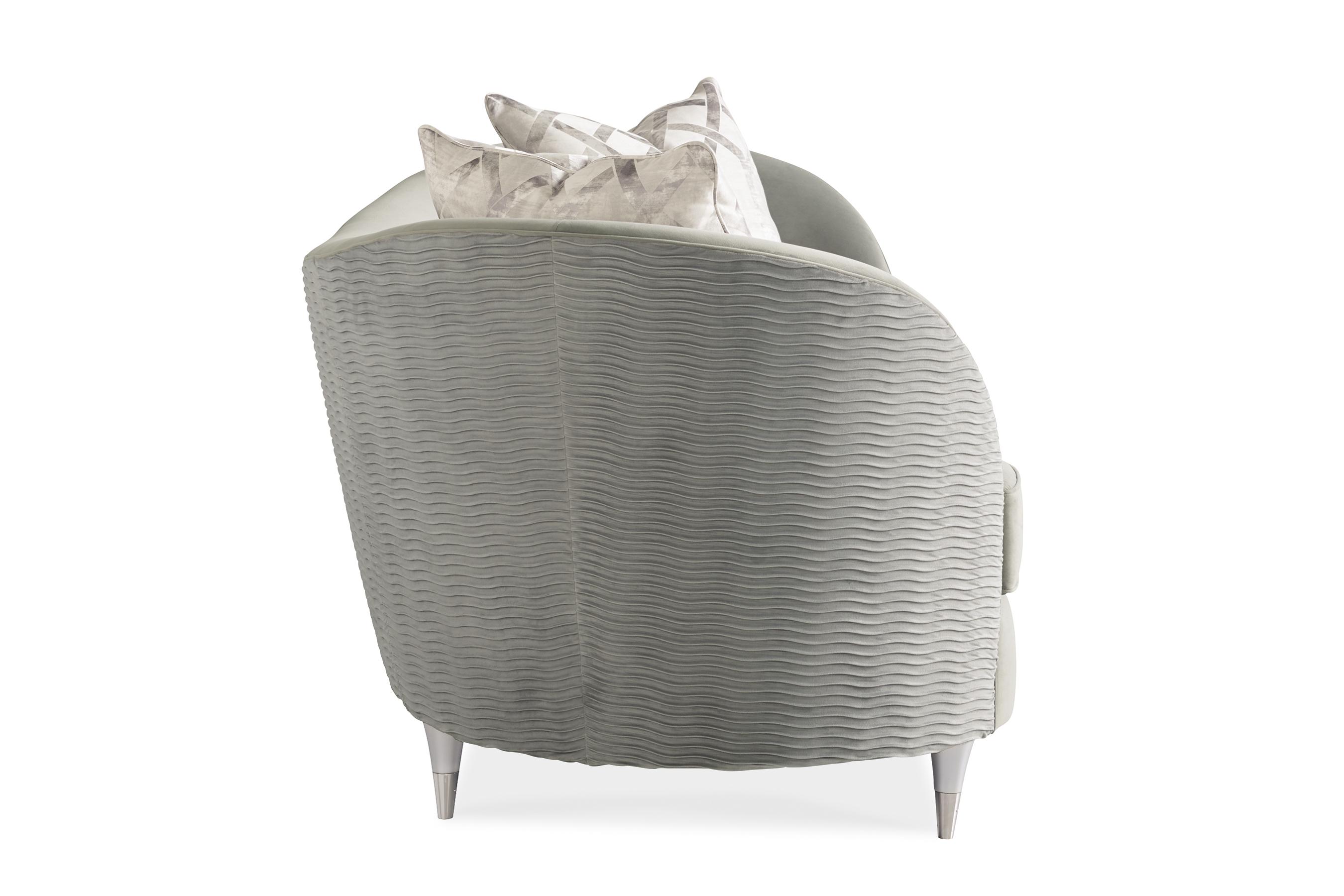 

        
Caracole FARRAH Sofa and Chair Light Grey Fabric 662896035278
