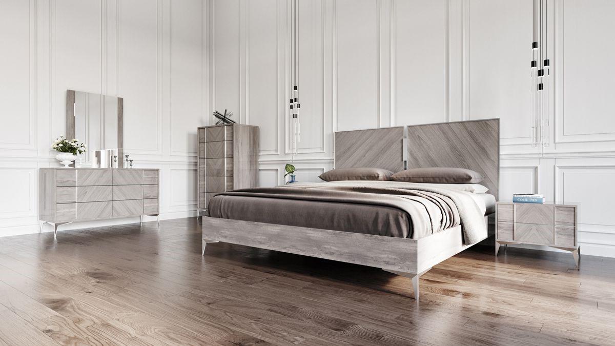 

    
Grey & Silver Accents King Panel Bedroom Set 6Pcs by VIG Nova Domus Alexa
