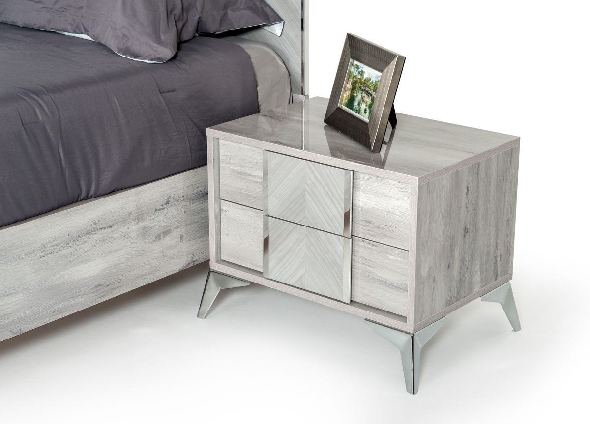 

    
VIG Furniture Alexa Panel Bedroom Set Gray VGACALEXA-BED-K-3pcs
