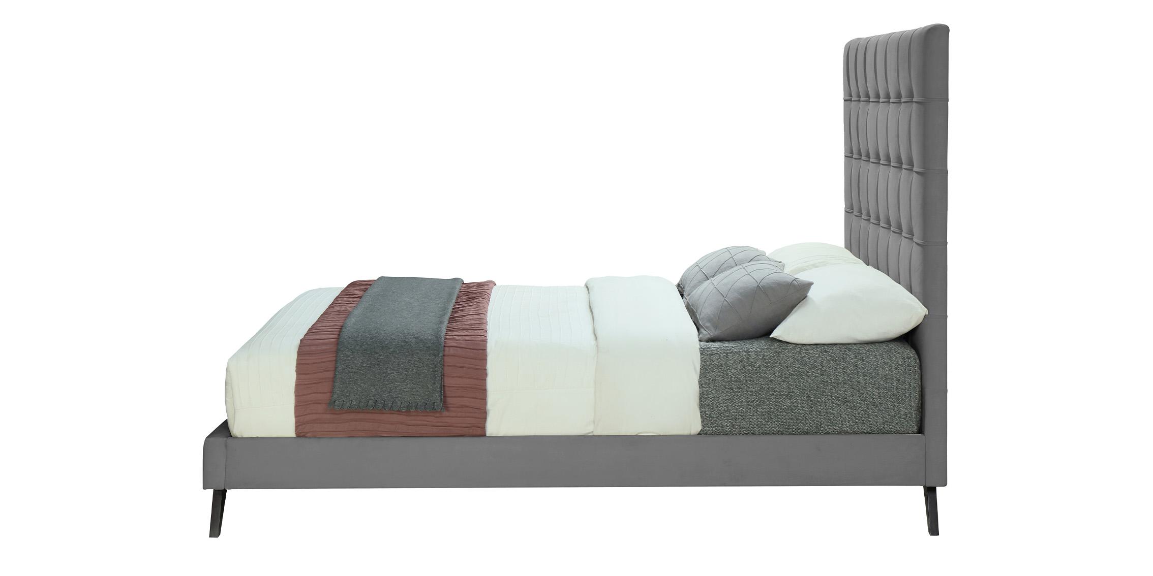 

        
Meridian Furniture ELLY EllyGrey-K Platform Bed Espresso/Gray Fabric 753359799742
