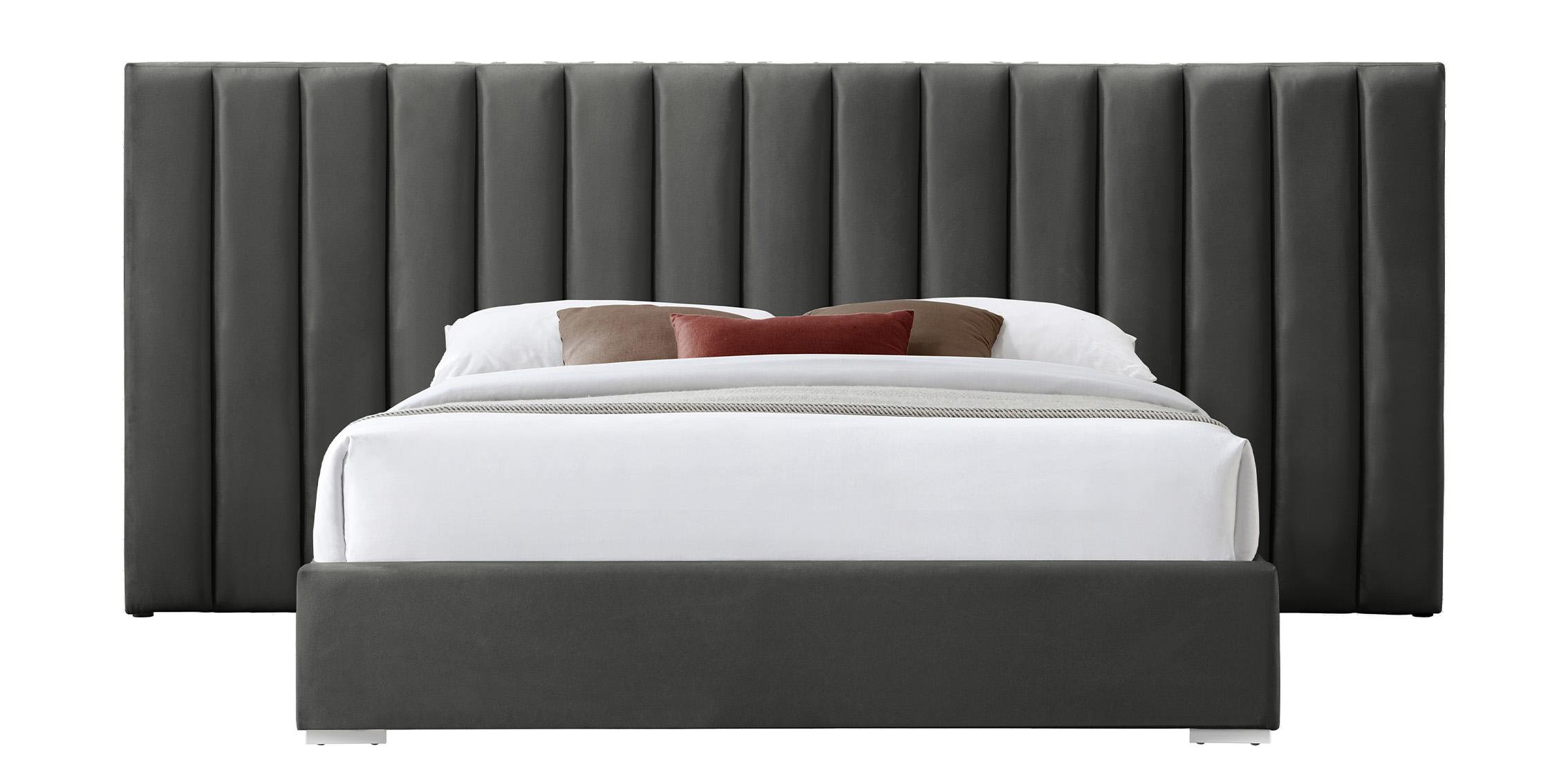 

        
Meridian Furniture PABLO PabloGrey-K Platform Bed Gray Fabric 094308251844
