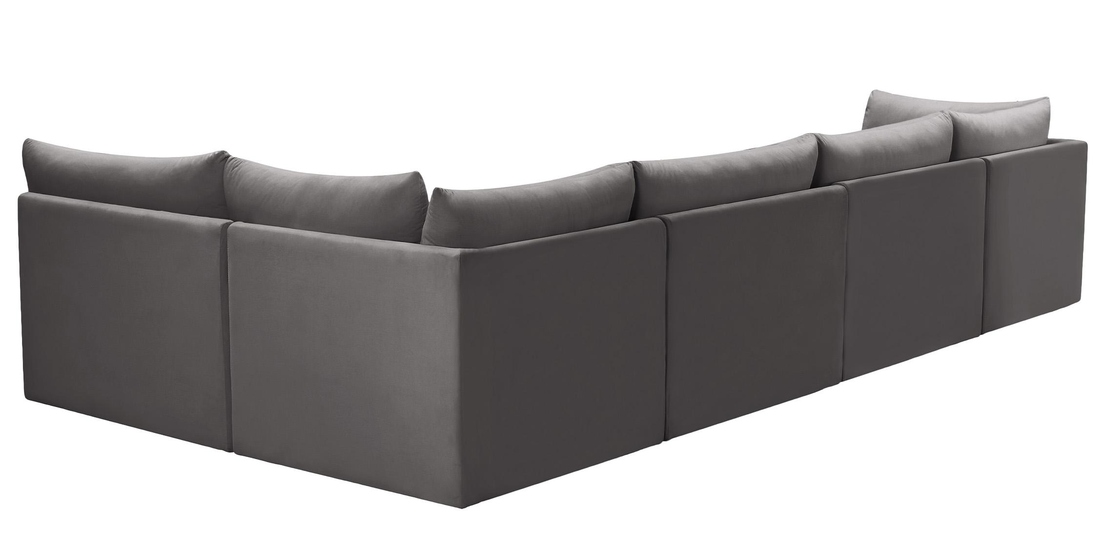 

    
649Grey-Sec5A Meridian Furniture Modular Sectional Sofa
