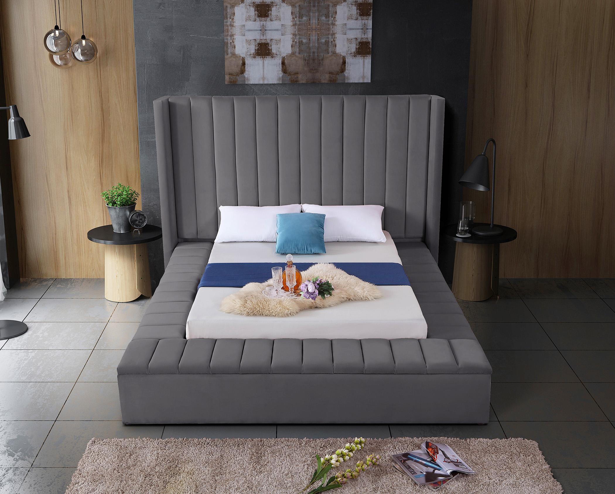 

    
Meridian Furniture KIKI Grey-F Storage Bed Gray KikiGrey-F
