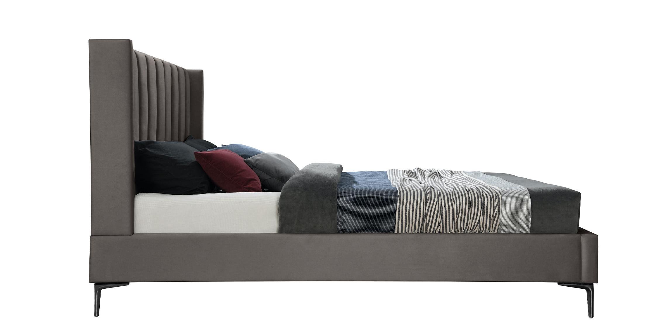 

        
Meridian Furniture NadiaGrey-F Platform Bed Gray Velvet 094308252353
