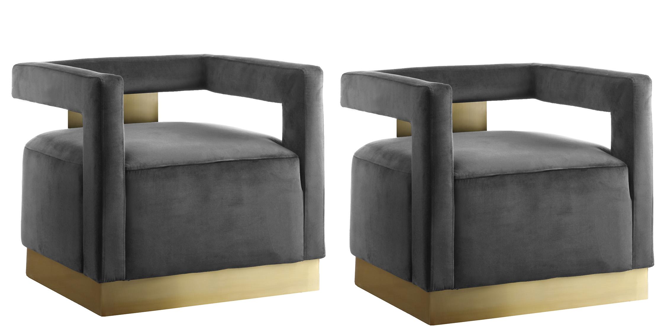 

        
Meridian Furniture ARMANI 597Grey Arm Chair Gray/Gold Velvet 704831406337
