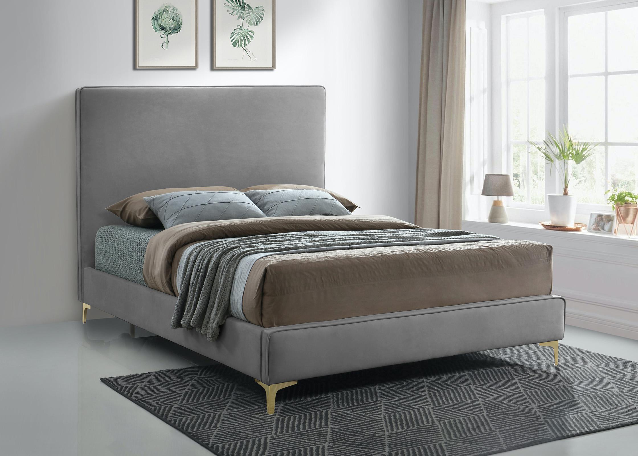 

        
Meridian Furniture GERI GeriGrey-F Platform Bed Gray Fabric 753359804064
