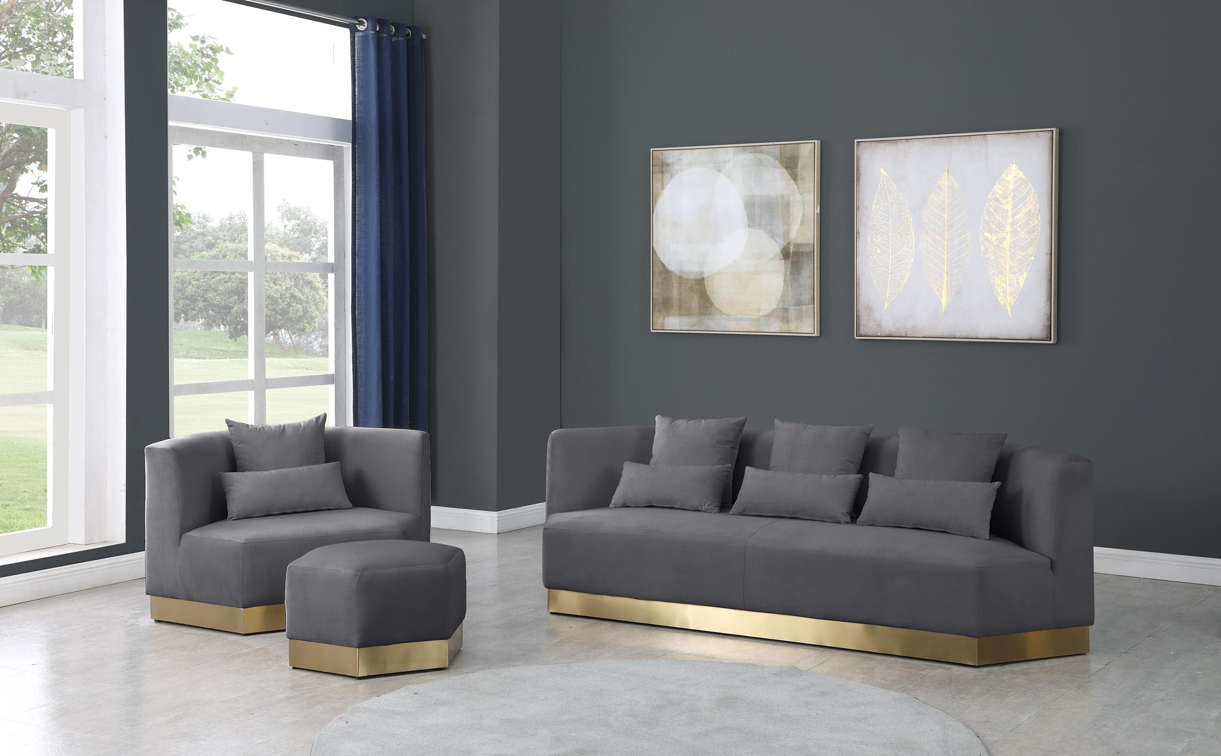 

        
Meridian Furniture MARQUIS 600Grey Ottoman Gray Velvet 753359800271
