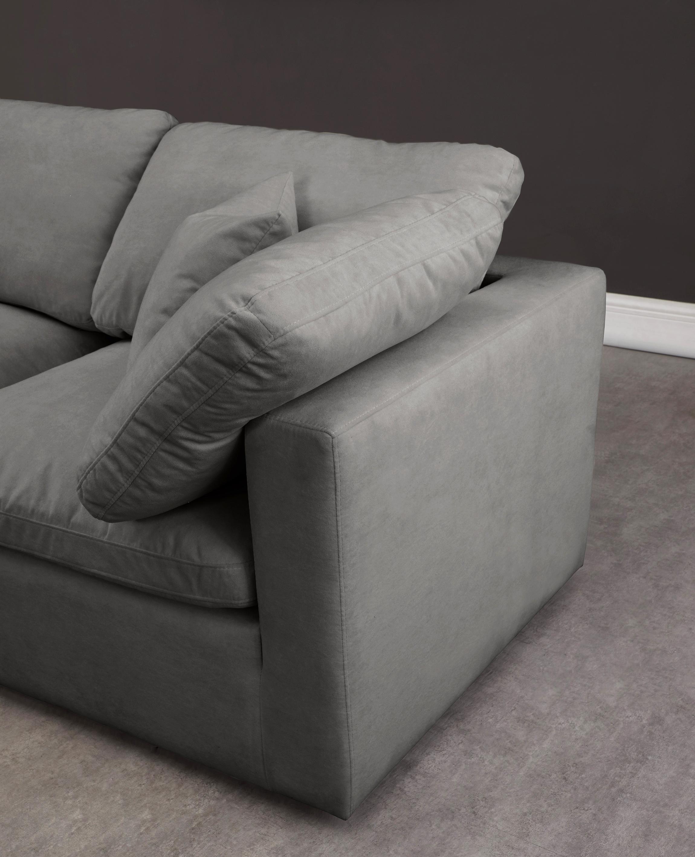 

    
602Grey-Sec5C Meridian Furniture Modular Sectional Sofa
