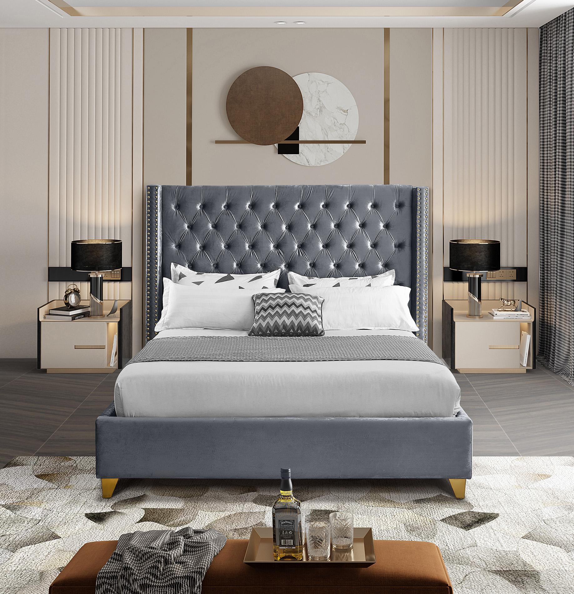 

        
Meridian Furniture BAROLO Grey-F Platform Bed Gray Velvet 753359807553
