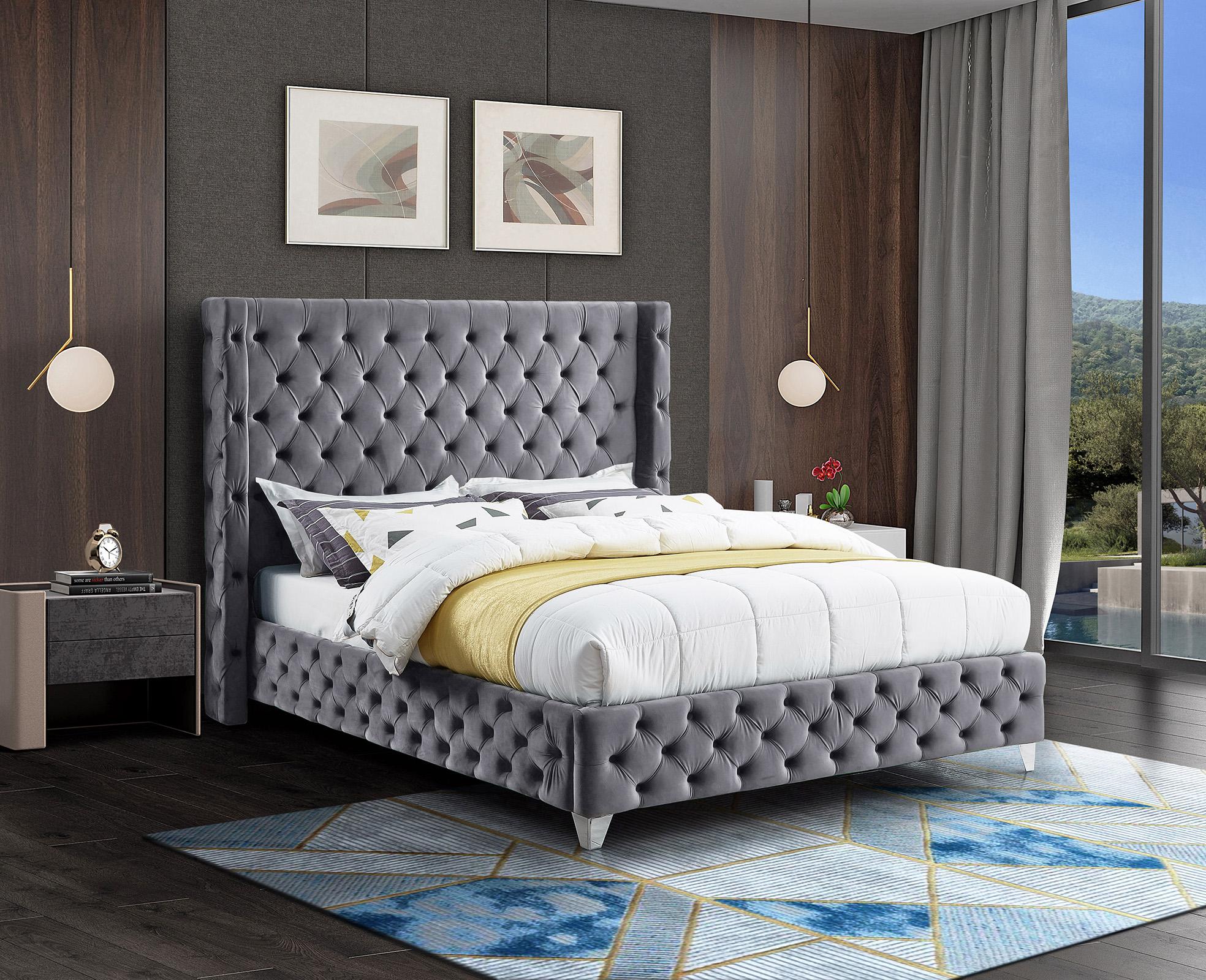 

    
Meridian Furniture SAVAN SavanGrey-K Platform Bed Chrome/Gray/Gold SavanGrey-K
