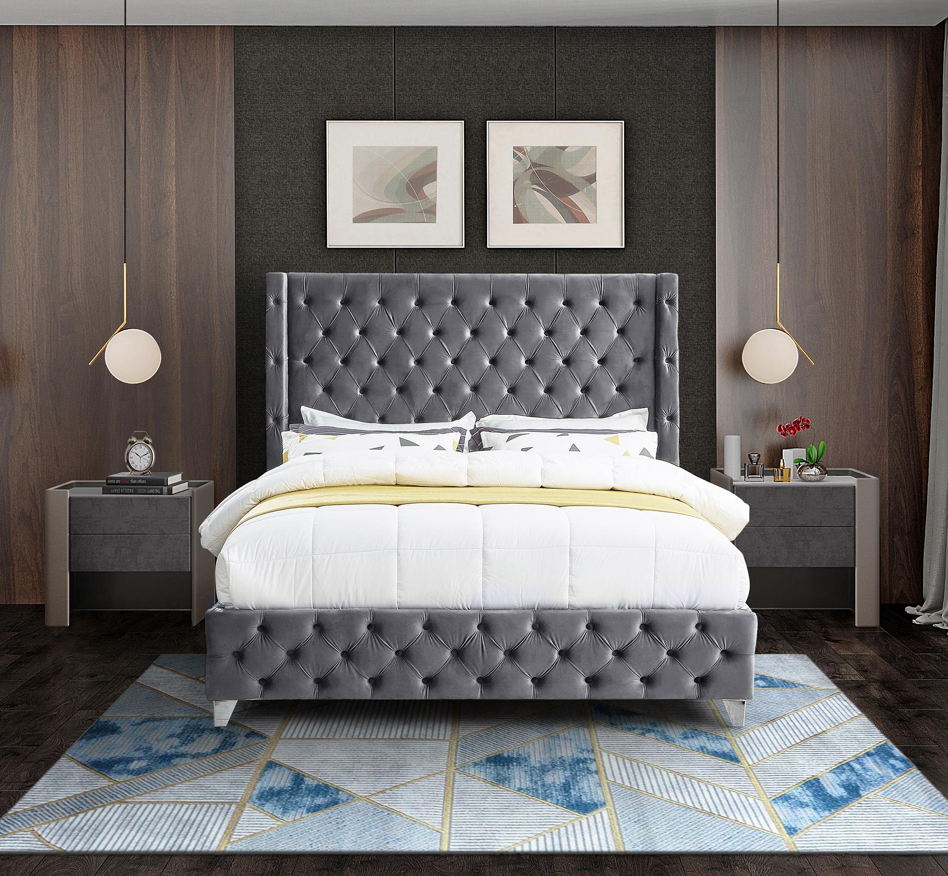 

        
Meridian Furniture SAVAN SavanGrey-K Platform Bed Chrome/Gray/Gold Velvet 094308254999
