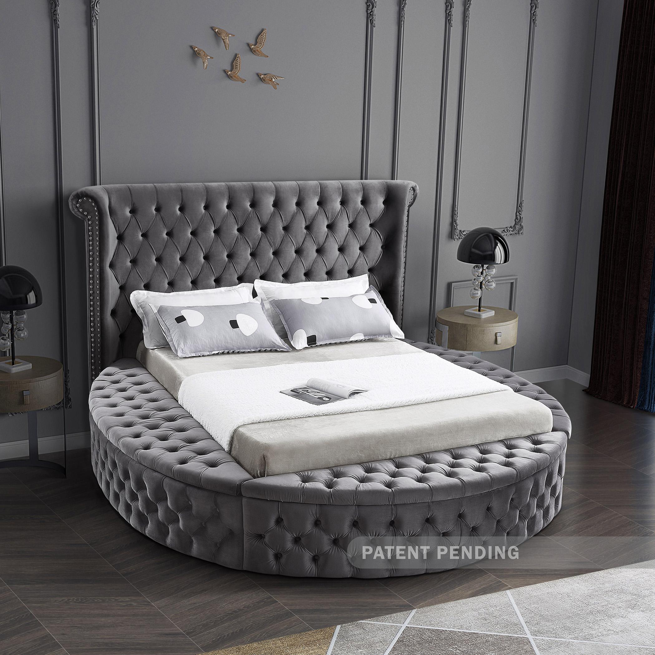 

    
LuxusGrey-F Meridian Furniture Storage Bed
