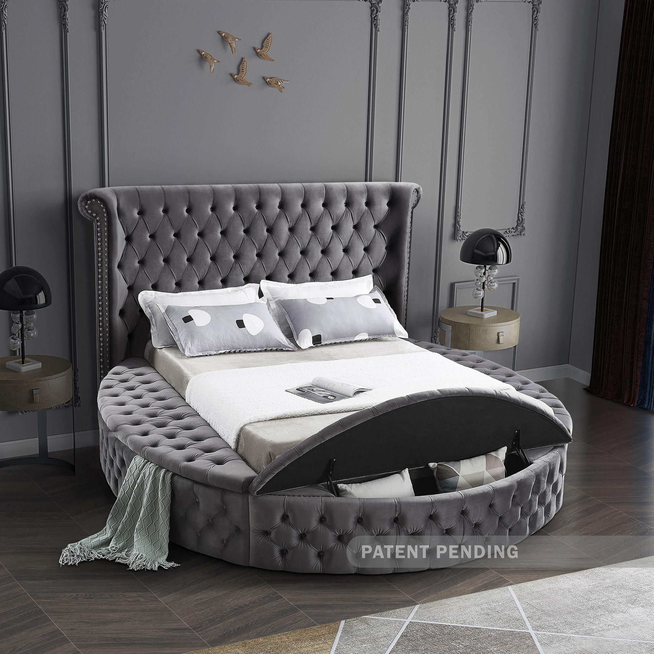 

    
LuxusGrey-K Grey Velvet Tufted Round Storage King Bed LUXUS Meridian Contemporary Modern
