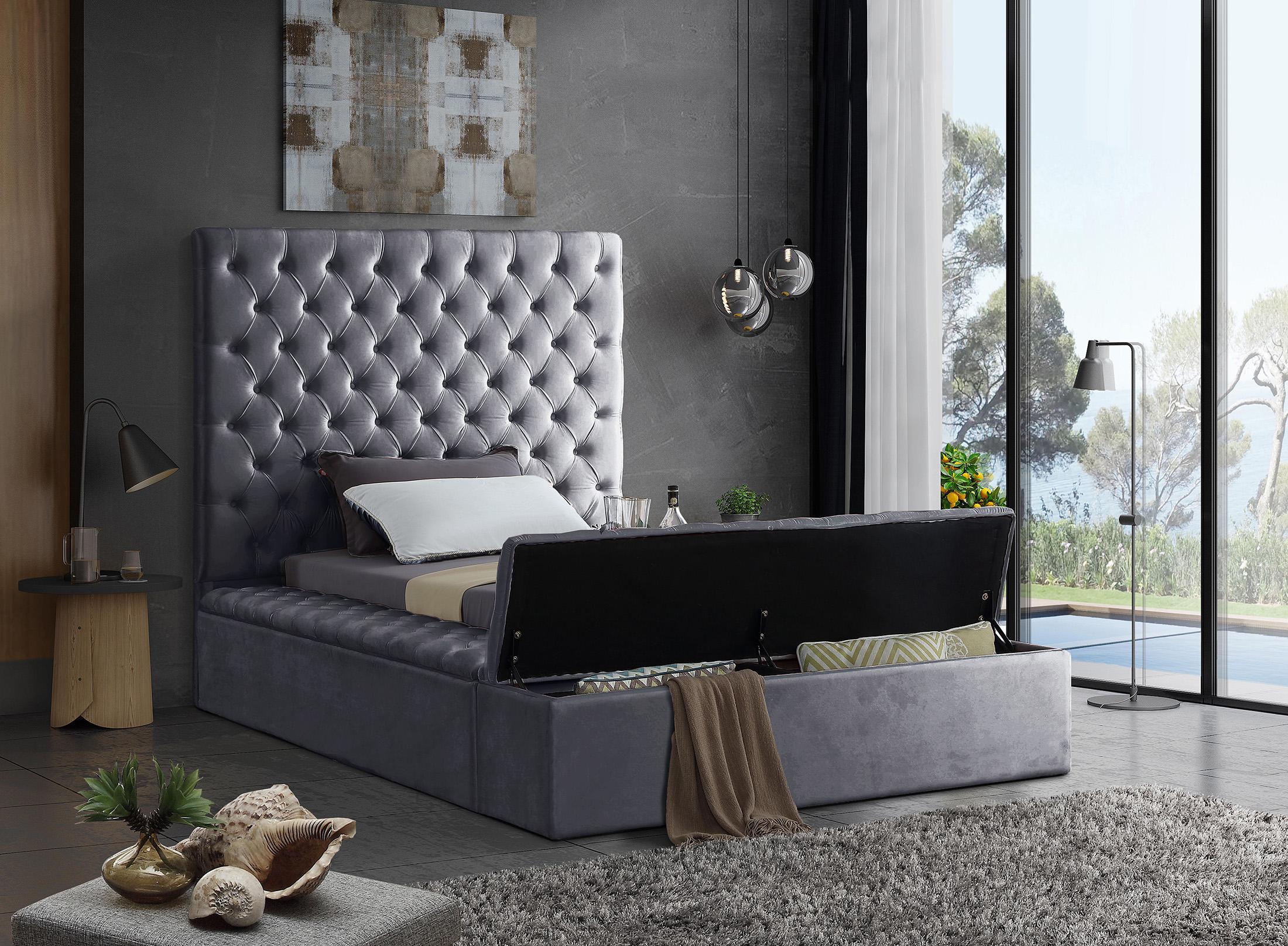 

        
Meridian Furniture BLISS Grey-T Storage Bed Gray Velvet 704831402087
