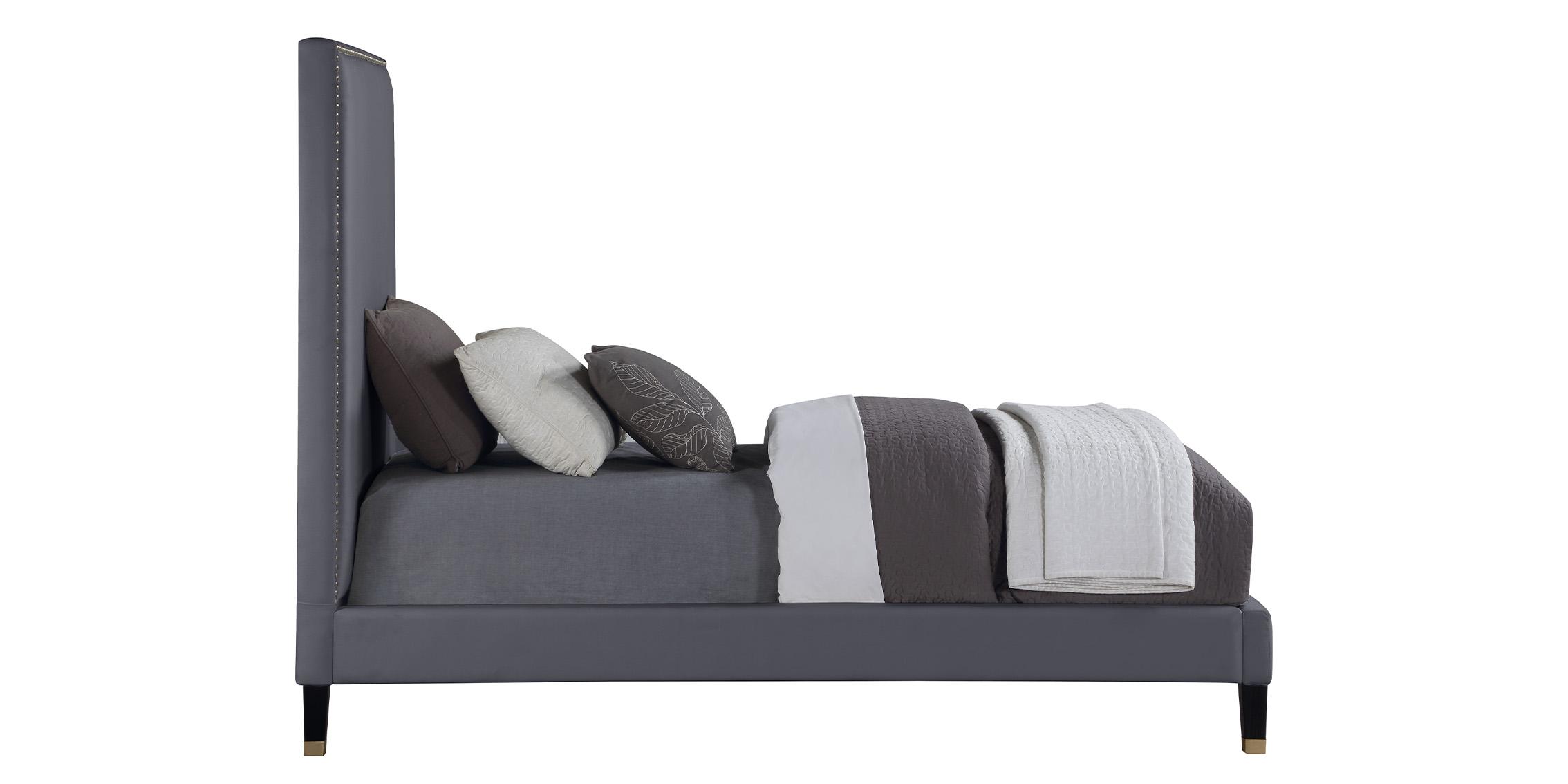 

        
Meridian Furniture HARLIE HarlieGrey-T Platform Bed Gray Velvet 094308251295
