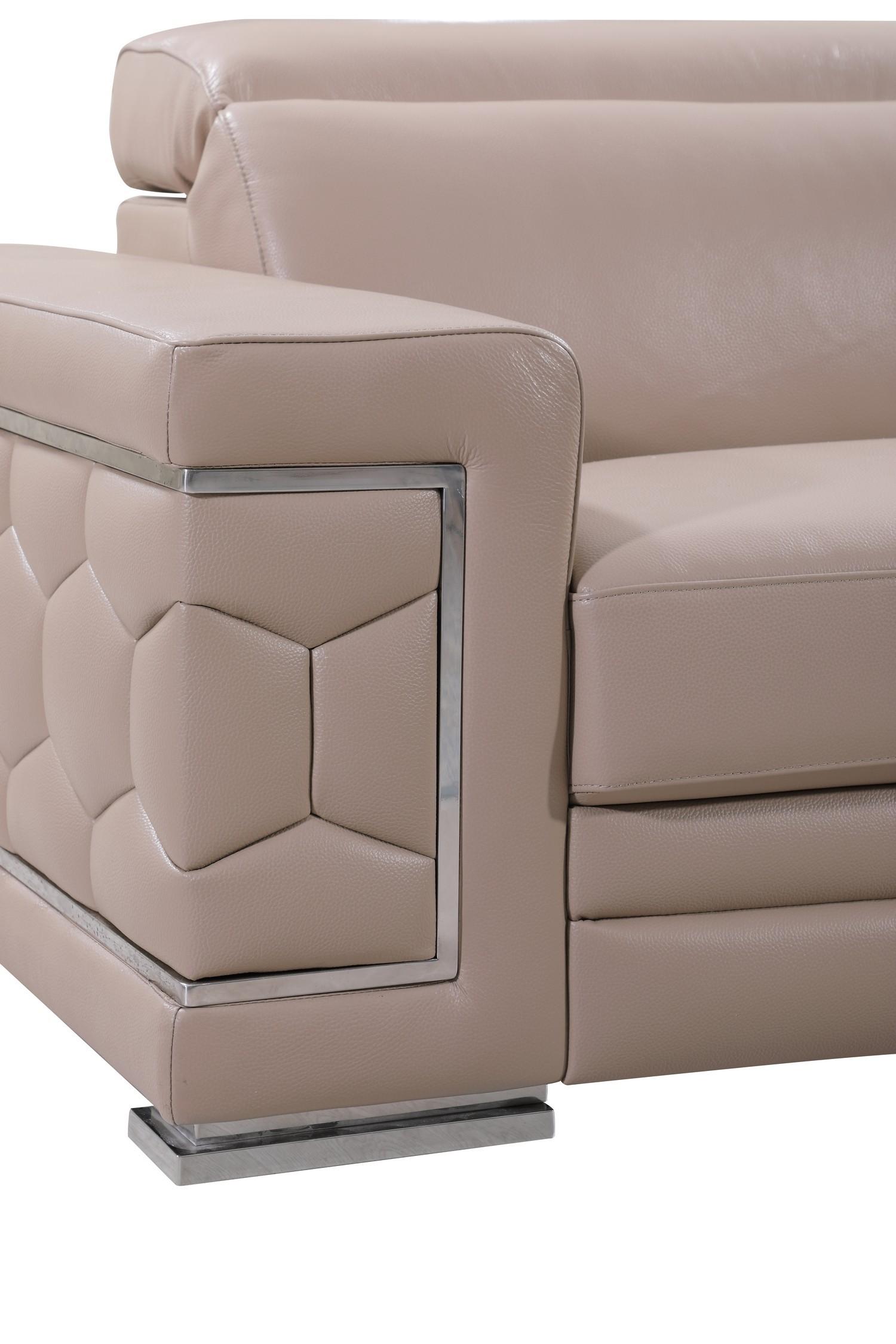 

    
 Photo  Hawkesbury Common Luxury Italian Upholstered Complete Leather 3 Piece Living Room Set Beige
