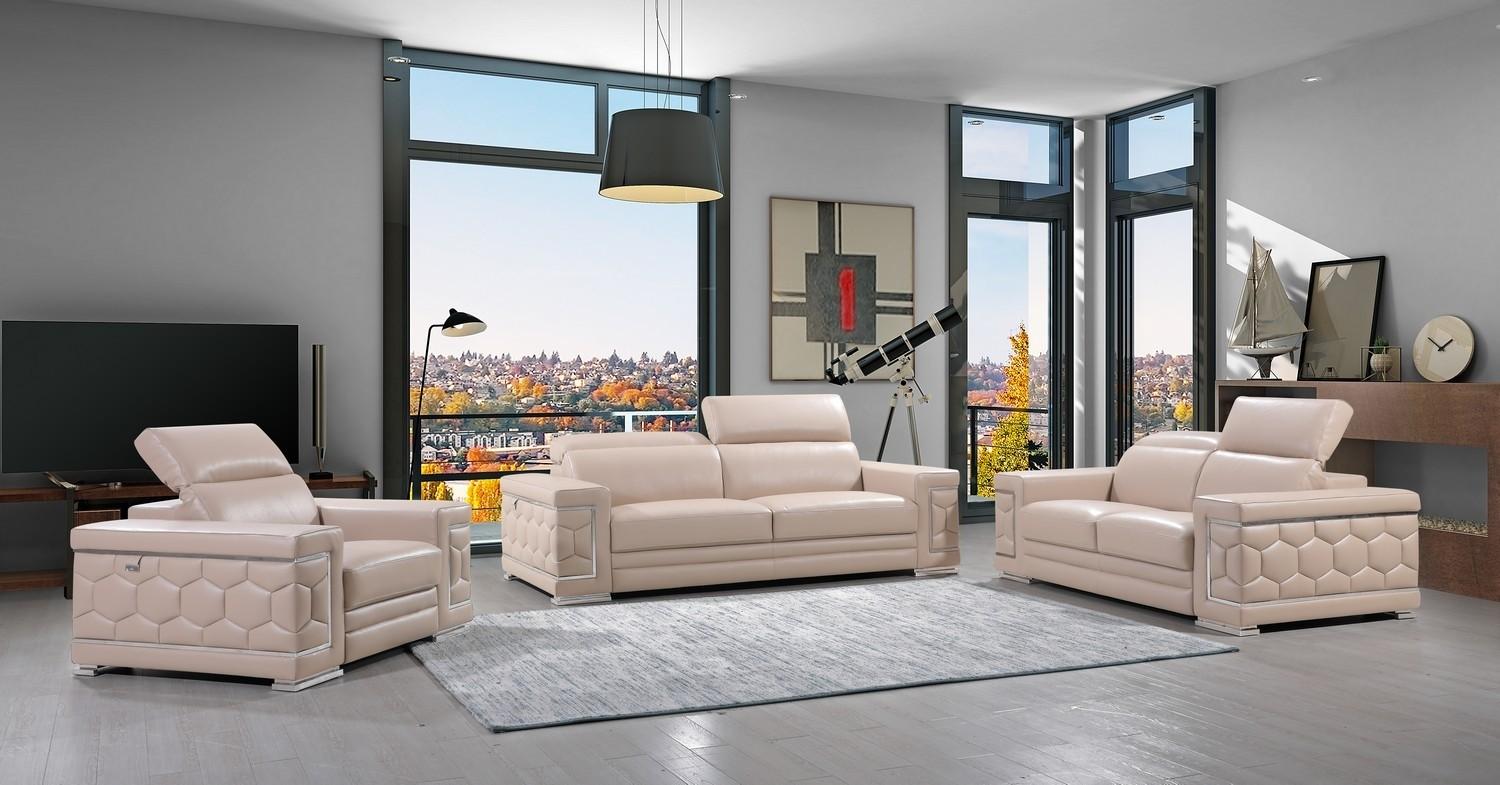 

    
Hawkesbury Common Luxury Italian Upholstered Complete Leather 3 Piece Living Room Set Beige
