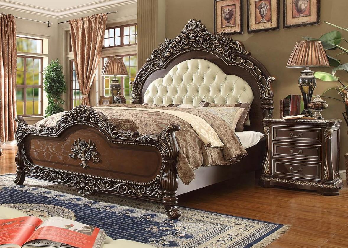 

    
Cherry Ivory Tufted HB King Bedroom Set 3Pcs Traditional Homey Design HD-8013
