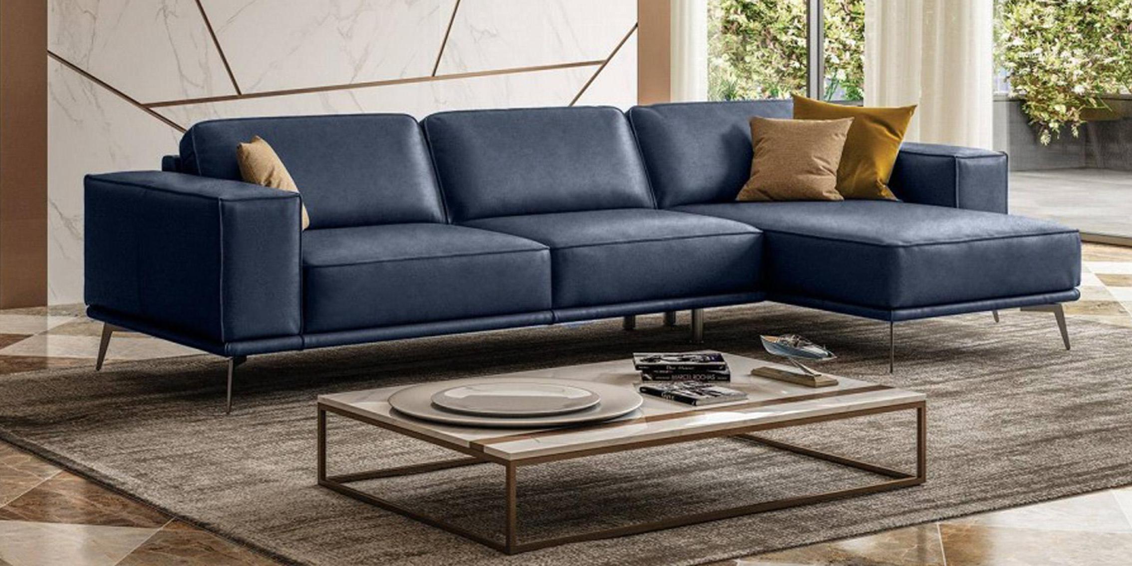

    
Italian Maya Blue Leather Sectional Sofa Right Coronelli Collezioni Soho VIG
