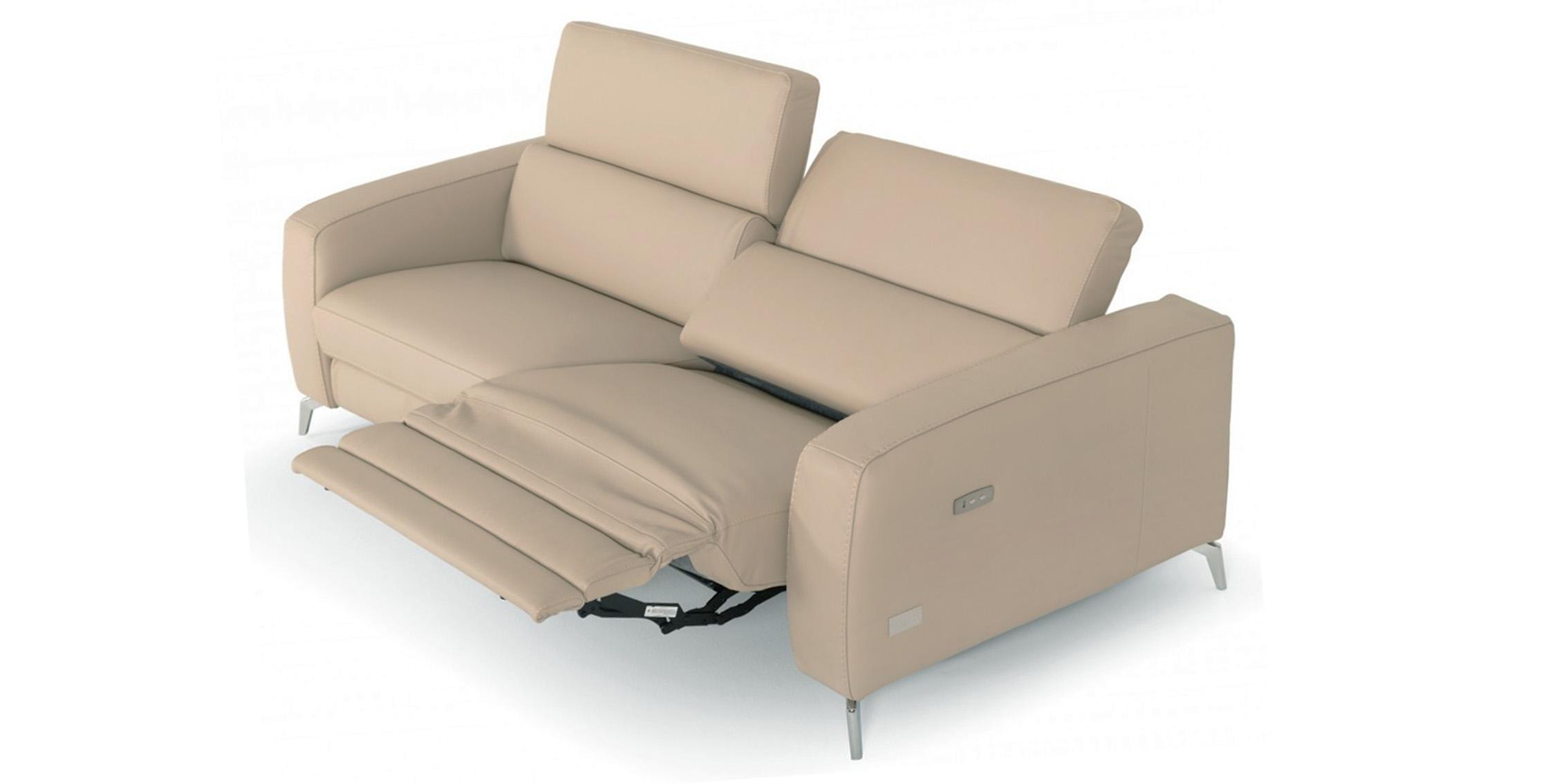 

    
VGCCROMA-SF-CAP-TAN-S VIG Furniture Recliner Sofa

