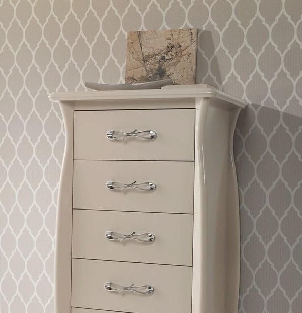 

    
Luca Home LH1051-CH Bachelor Chest Ivory LH1051-CH
